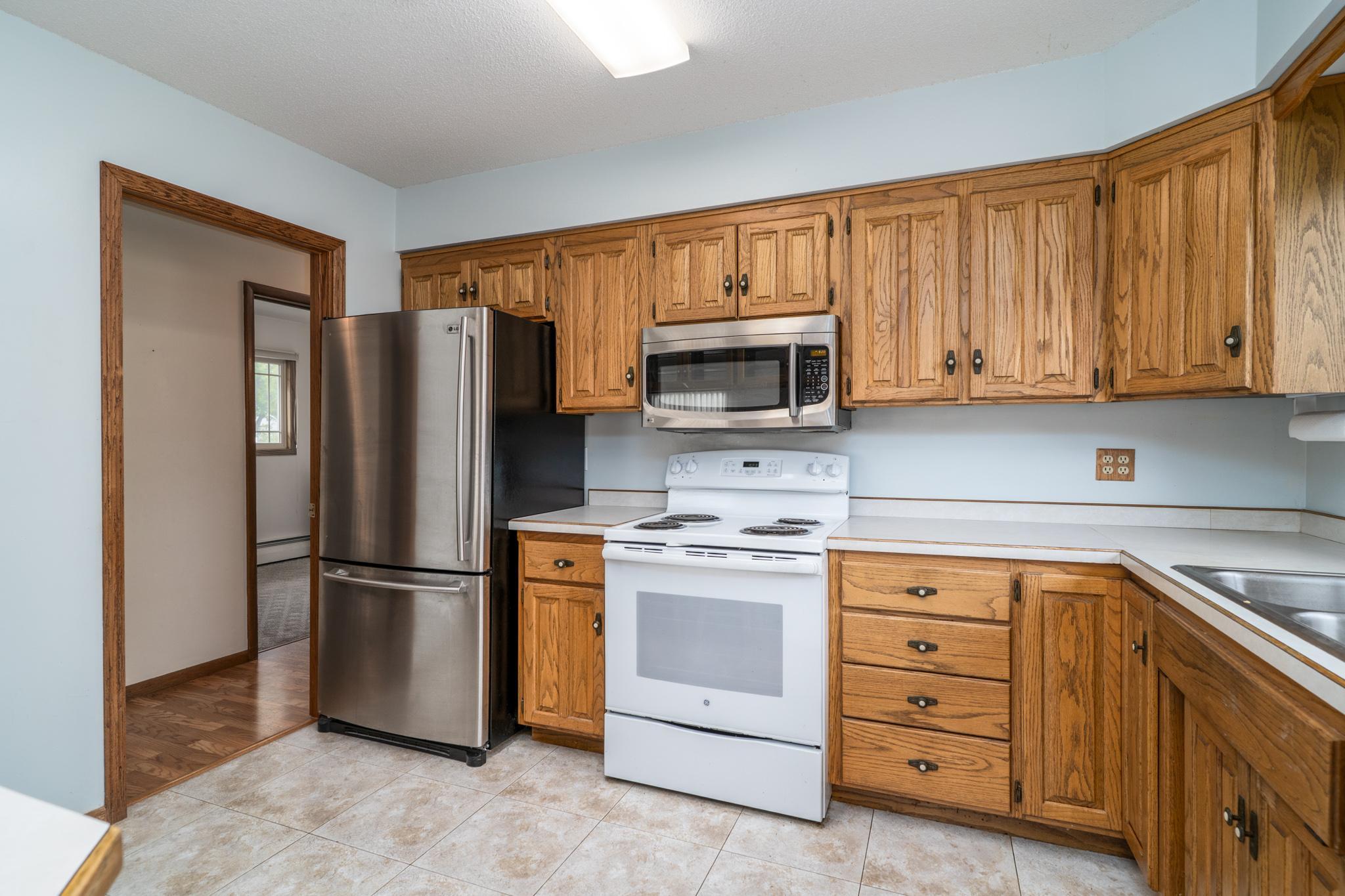 1962 single family home for sale at 1618 Hoven Lane in Crookston, MN — 3 bed, 2 bath (photo 11 of 33)