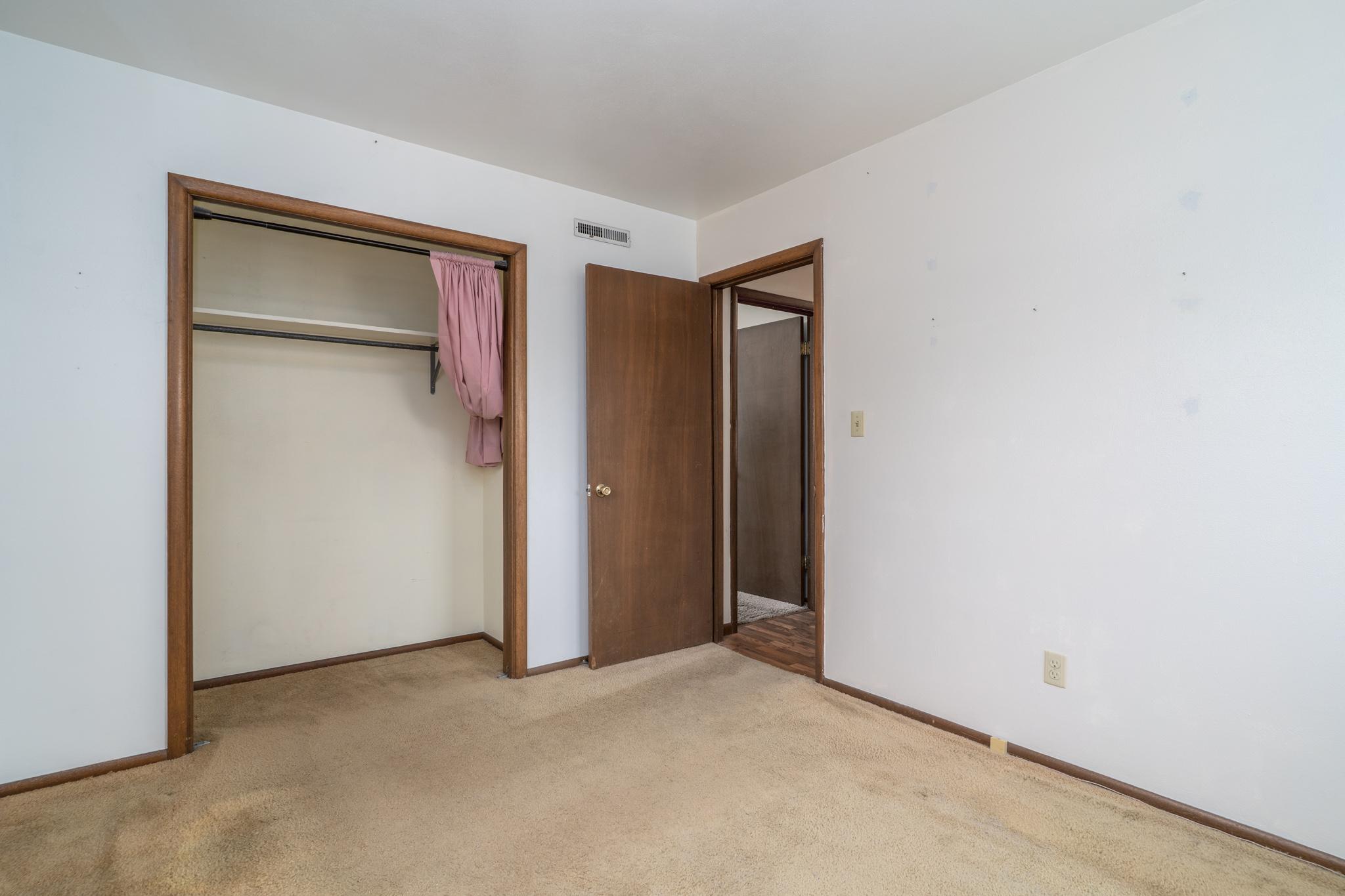 1962 single family home for sale at 1618 Hoven Lane in Crookston, MN — 3 bed, 2 bath (photo 14 of 33)