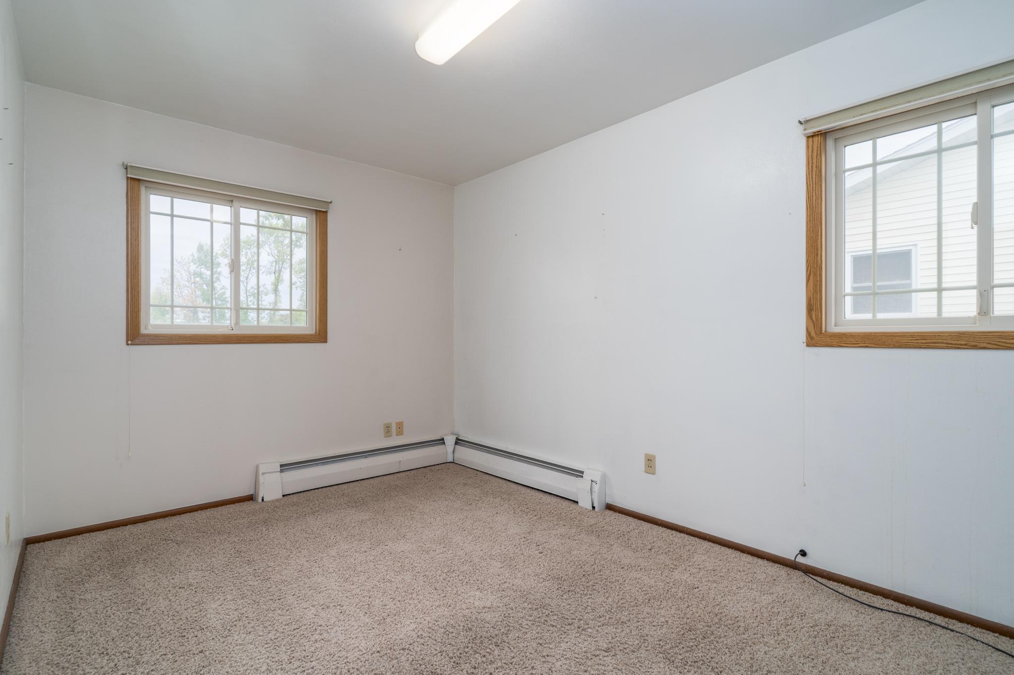 1962 single family home for sale at 1618 Hoven Lane in Crookston, MN — 3 bed, 2 bath (photo 16 of 33)