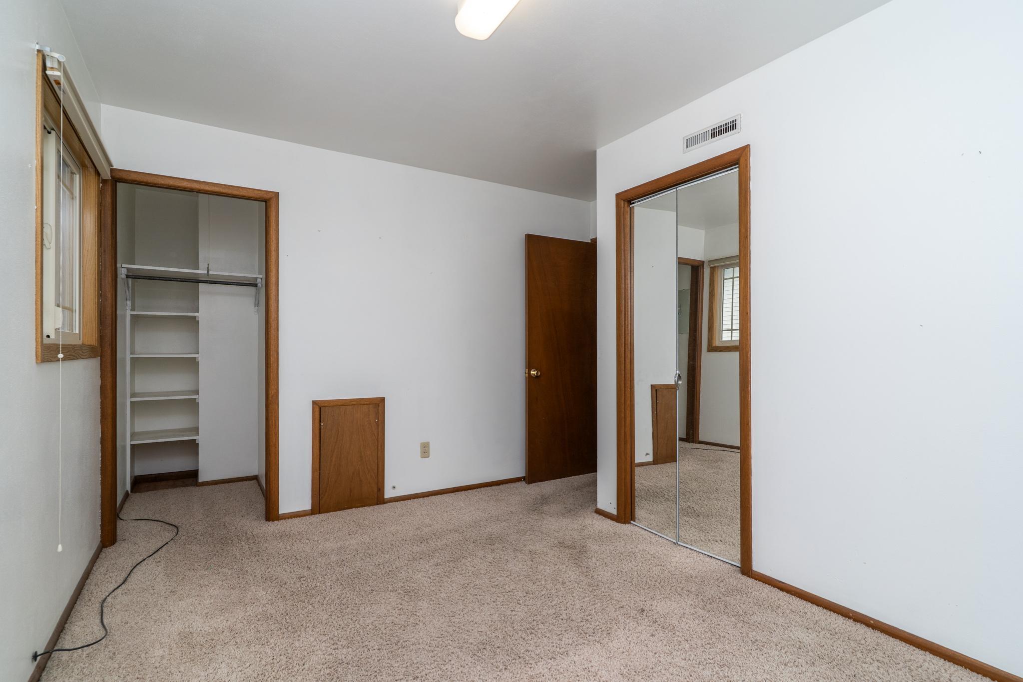 1962 single family home for sale at 1618 Hoven Lane in Crookston, MN — 3 bed, 2 bath (photo 17 of 33)