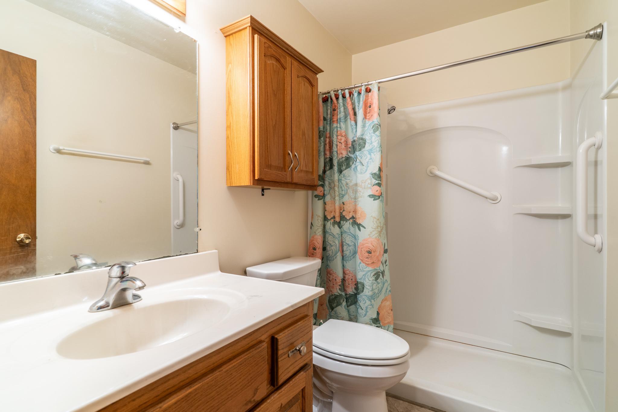 1962 single family home for sale at 1618 Hoven Lane in Crookston, MN — 3 bed, 2 bath (photo 18 of 33)