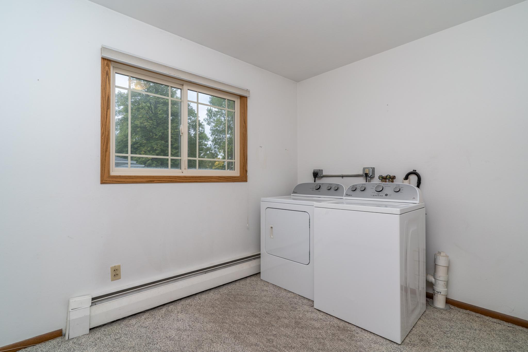 1962 single family home for sale at 1618 Hoven Lane in Crookston, MN — 3 bed, 2 bath (photo 19 of 33)