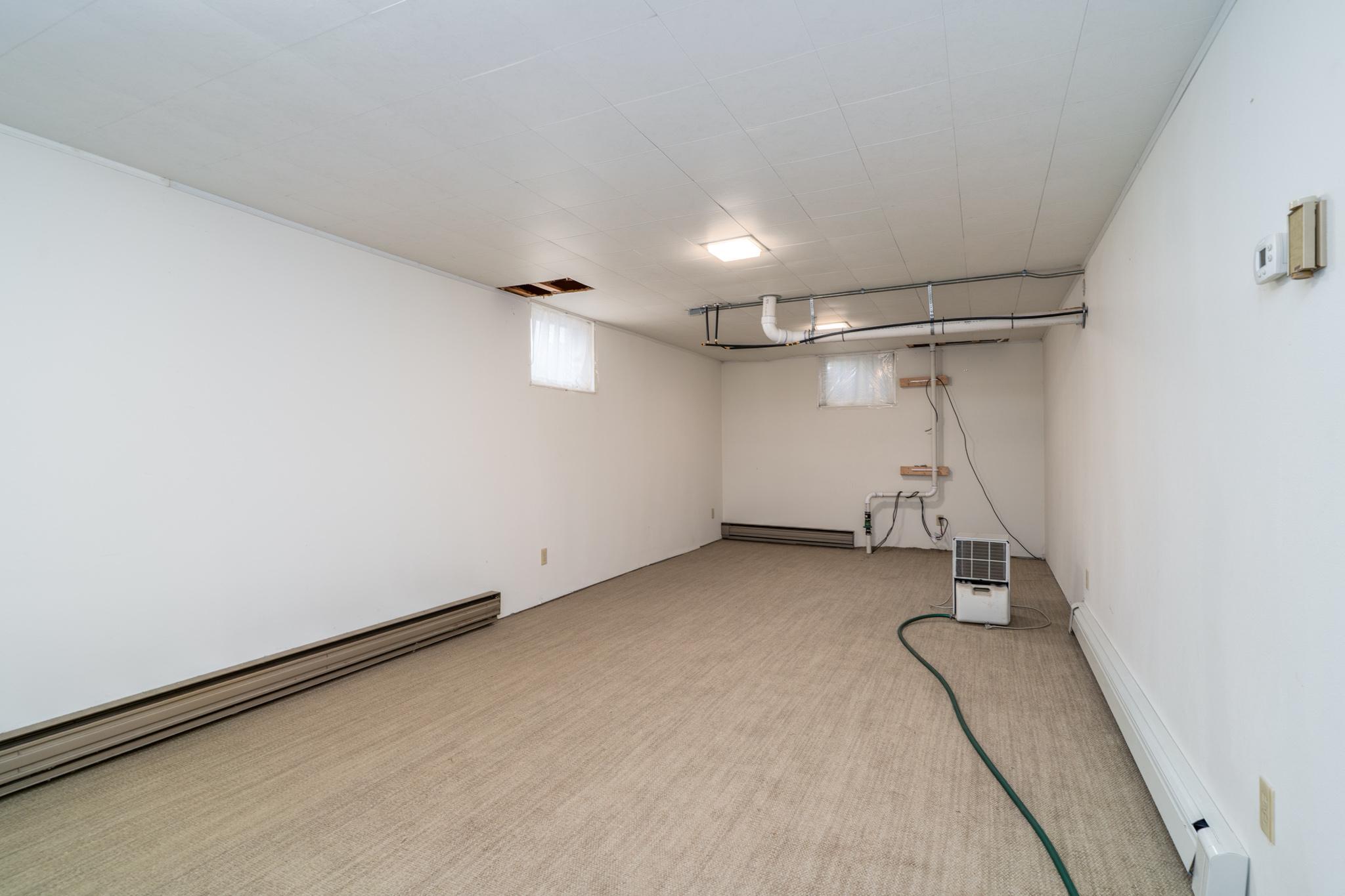 1962 single family home for sale at 1618 Hoven Lane in Crookston, MN — 3 bed, 2 bath (photo 20 of 33)