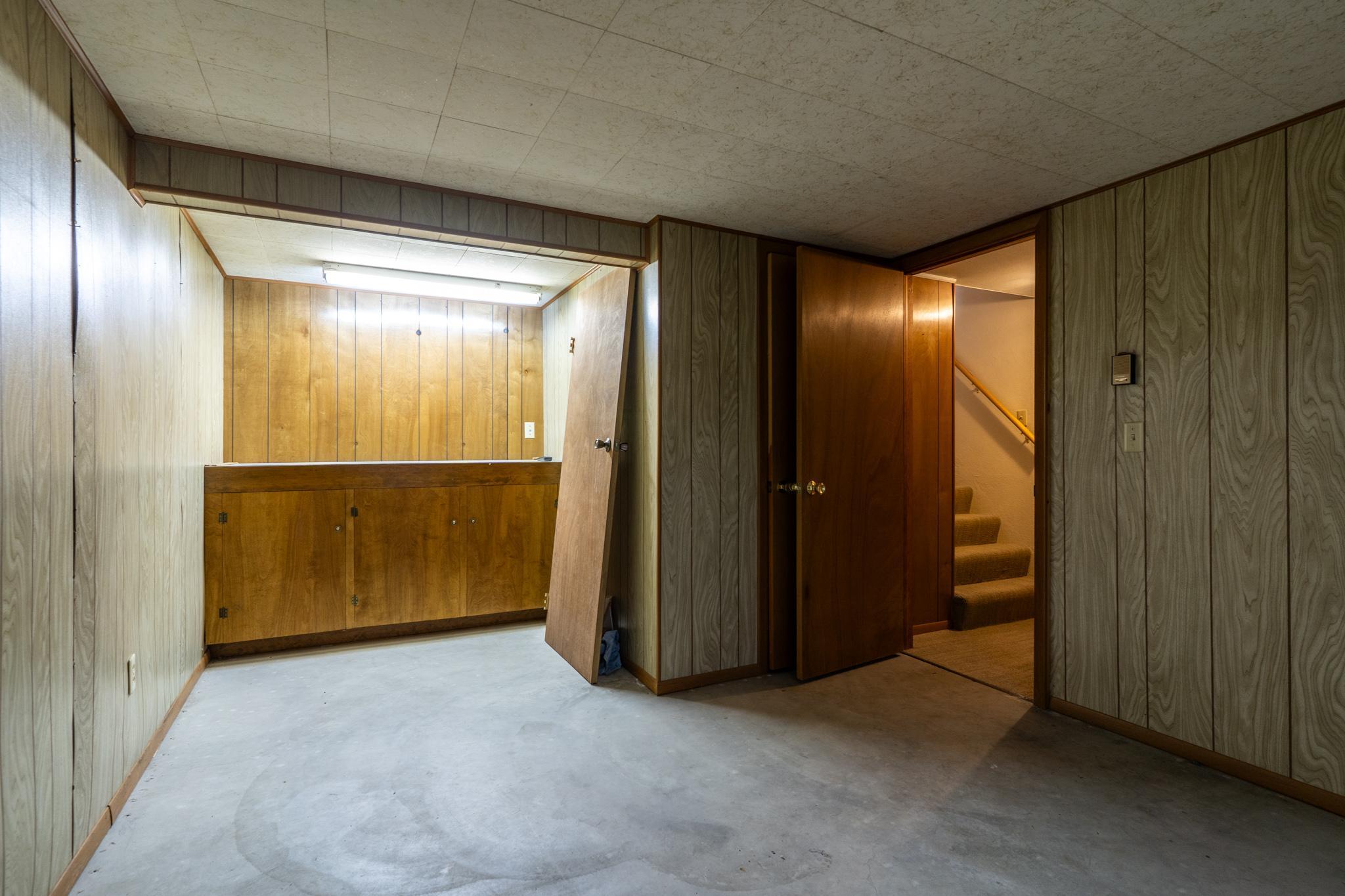 1962 single family home for sale at 1618 Hoven Lane in Crookston, MN — 3 bed, 2 bath (photo 27 of 33)