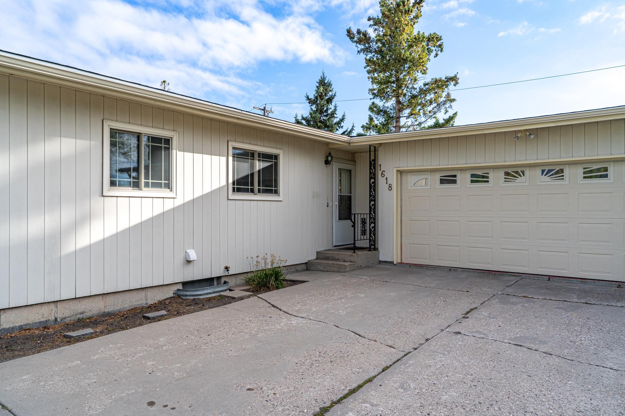 1962 single family home for sale at 1618 Hoven Lane in Crookston, MN — 3 bed, 2 bath (photo 31 of 33)
