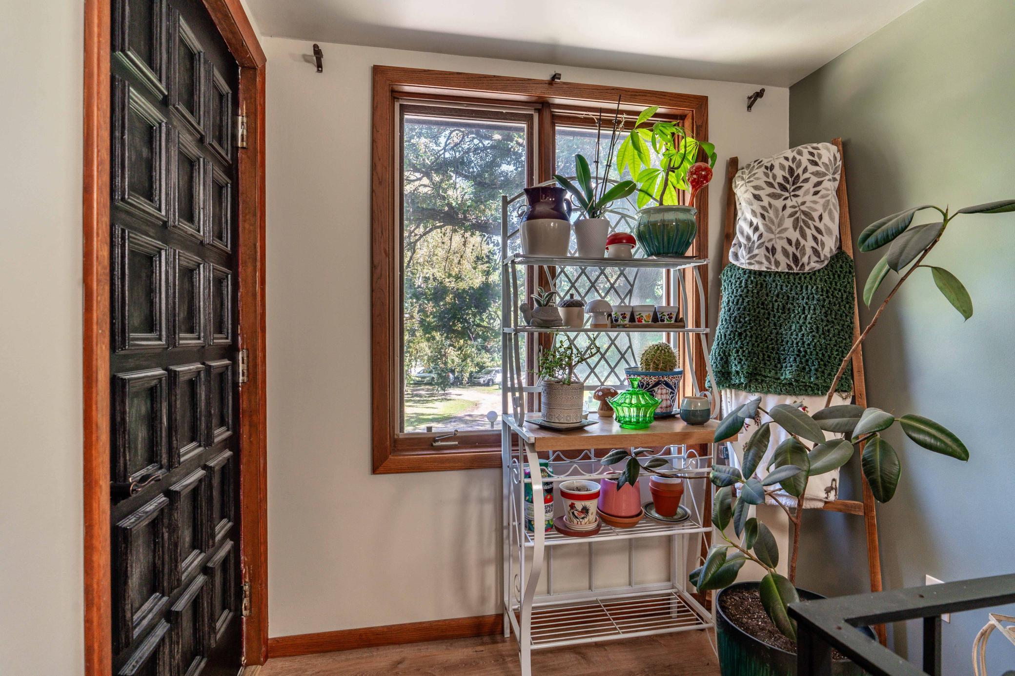 1976 single family home for sale at 36117 US 71 in Eagle Bend, MN — 4 bed, 2 bath (photo 19 of 74)
