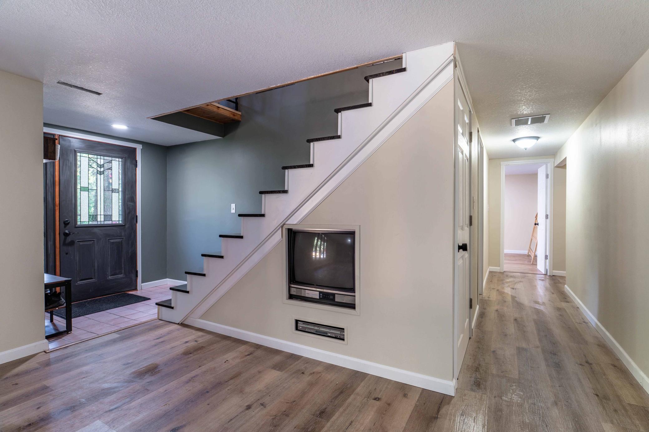 1976 single family home for sale at 36117 US 71 in Eagle Bend, MN — 4 bed, 2 bath (photo 31 of 74)