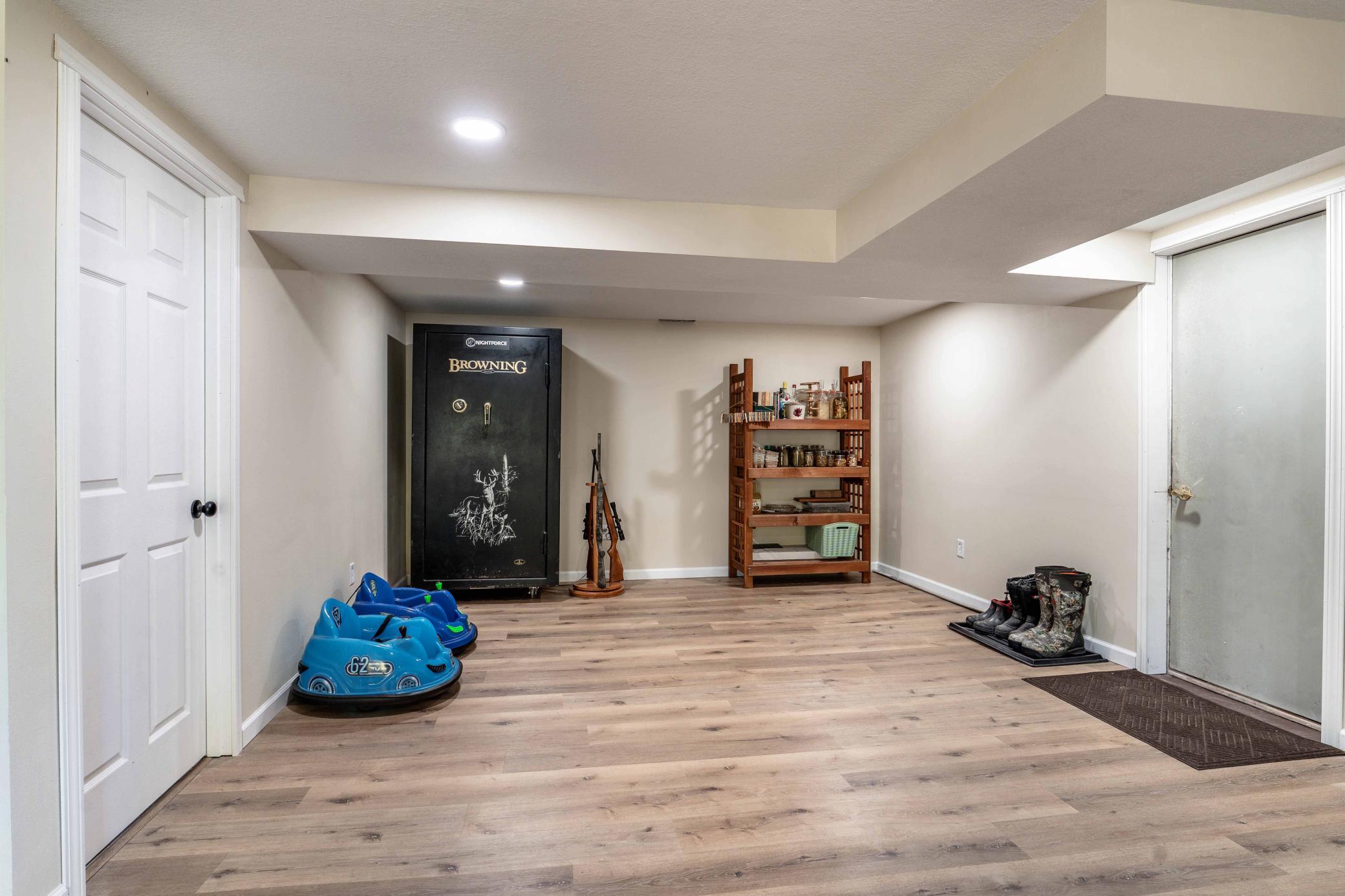 1976 single family home for sale at 36117 US 71 in Eagle Bend, MN — 4 bed, 2 bath (photo 34 of 74)