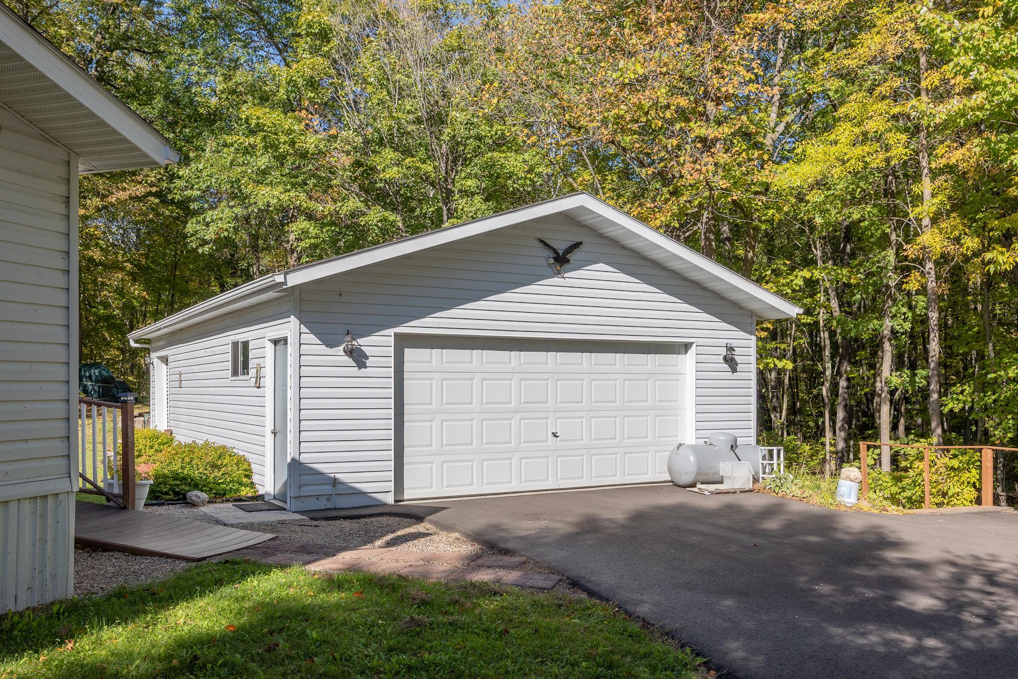 1999 single family home for sale at 3323 State 84 NE in Longville, MN — 3 bed, 2 bath (photo 2 of 38)