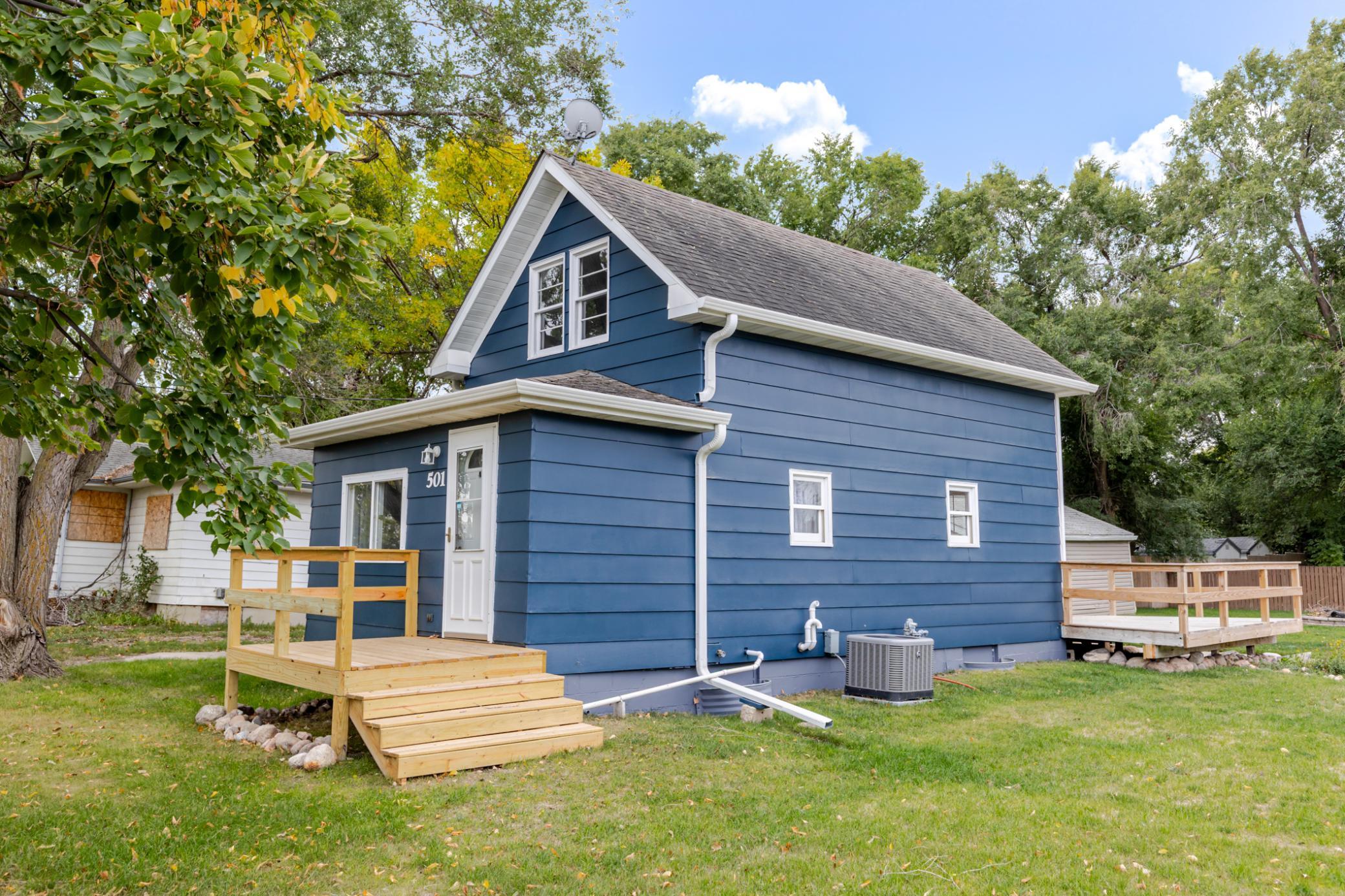 1920 single family home for sale at 501 Nelson Drive in Horace, ND — 1 bed, 1 bath (photo 4 of 41)