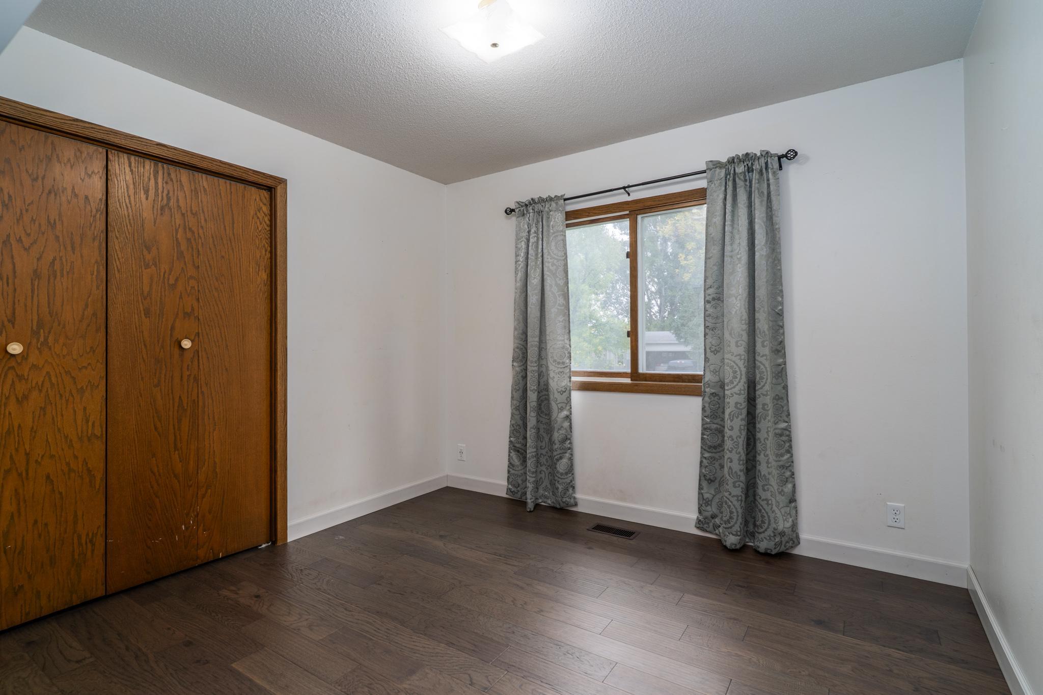 1976 single family home for sale at 1313 Albert Street in Crookston, MN — 3 bed, 3 bath (photo 15 of 29)