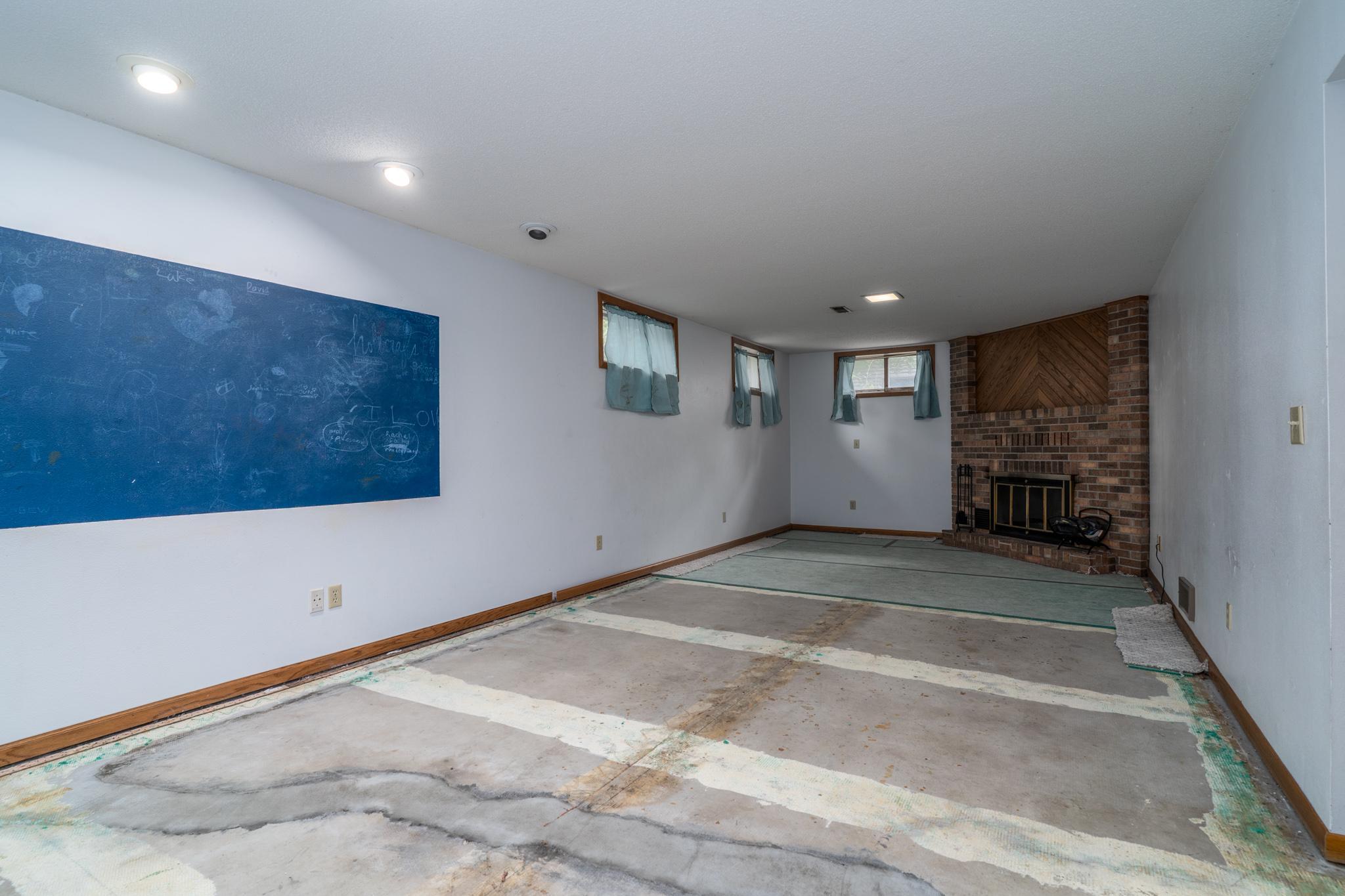 1976 single family home for sale at 1313 Albert Street in Crookston, MN — 3 bed, 3 bath (photo 17 of 29)