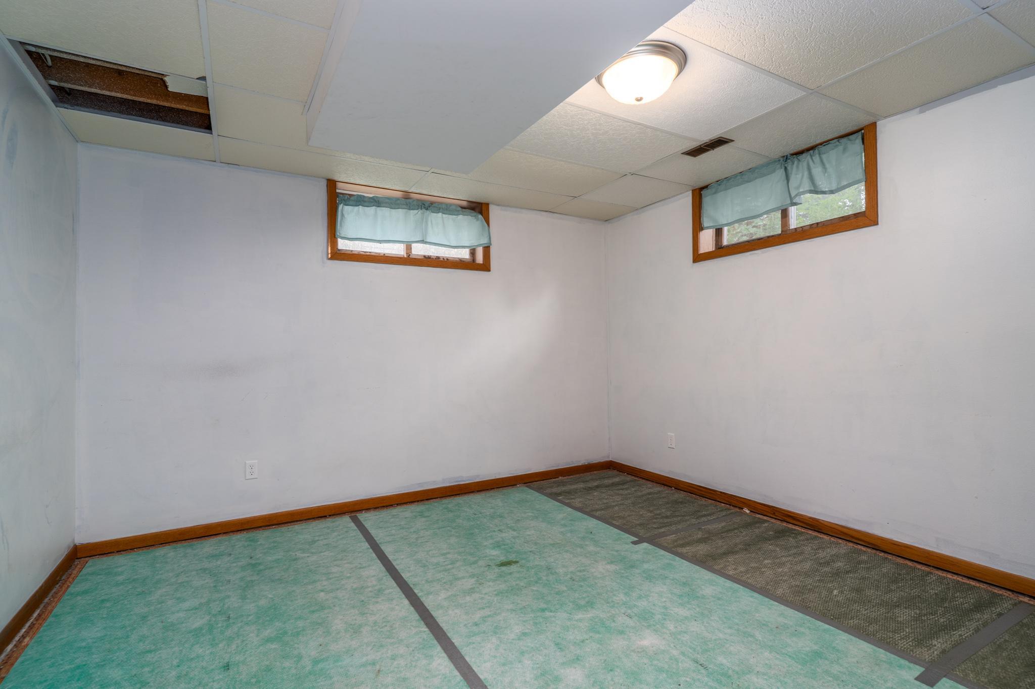 1976 single family home for sale at 1313 Albert Street in Crookston, MN — 3 bed, 3 bath (photo 20 of 29)