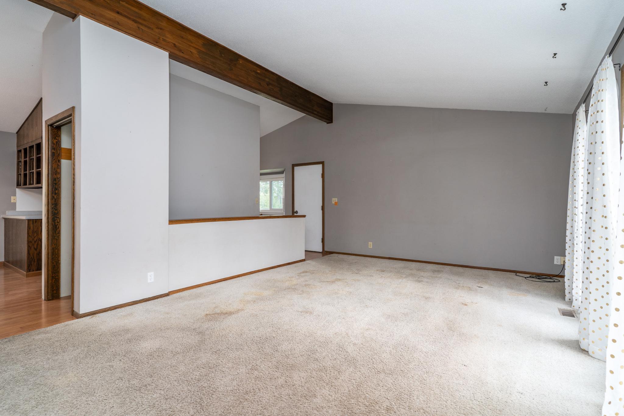 1976 single family home for sale at 1313 Albert Street in Crookston, MN — 3 bed, 3 bath (photo 3 of 29)
