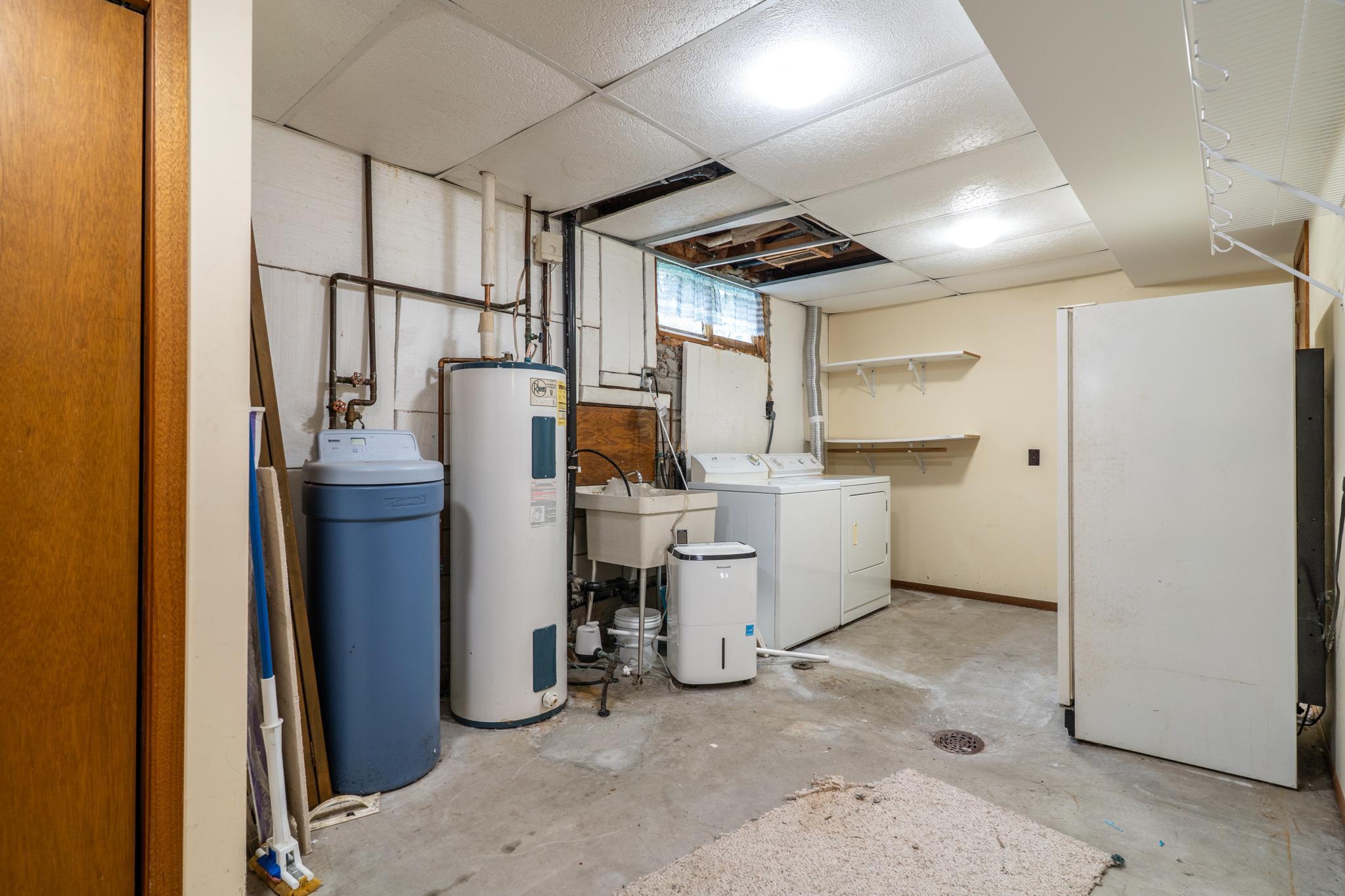 1976 single family home for sale at 1313 Albert Street in Crookston, MN — 3 bed, 3 bath (photo 23 of 29)
