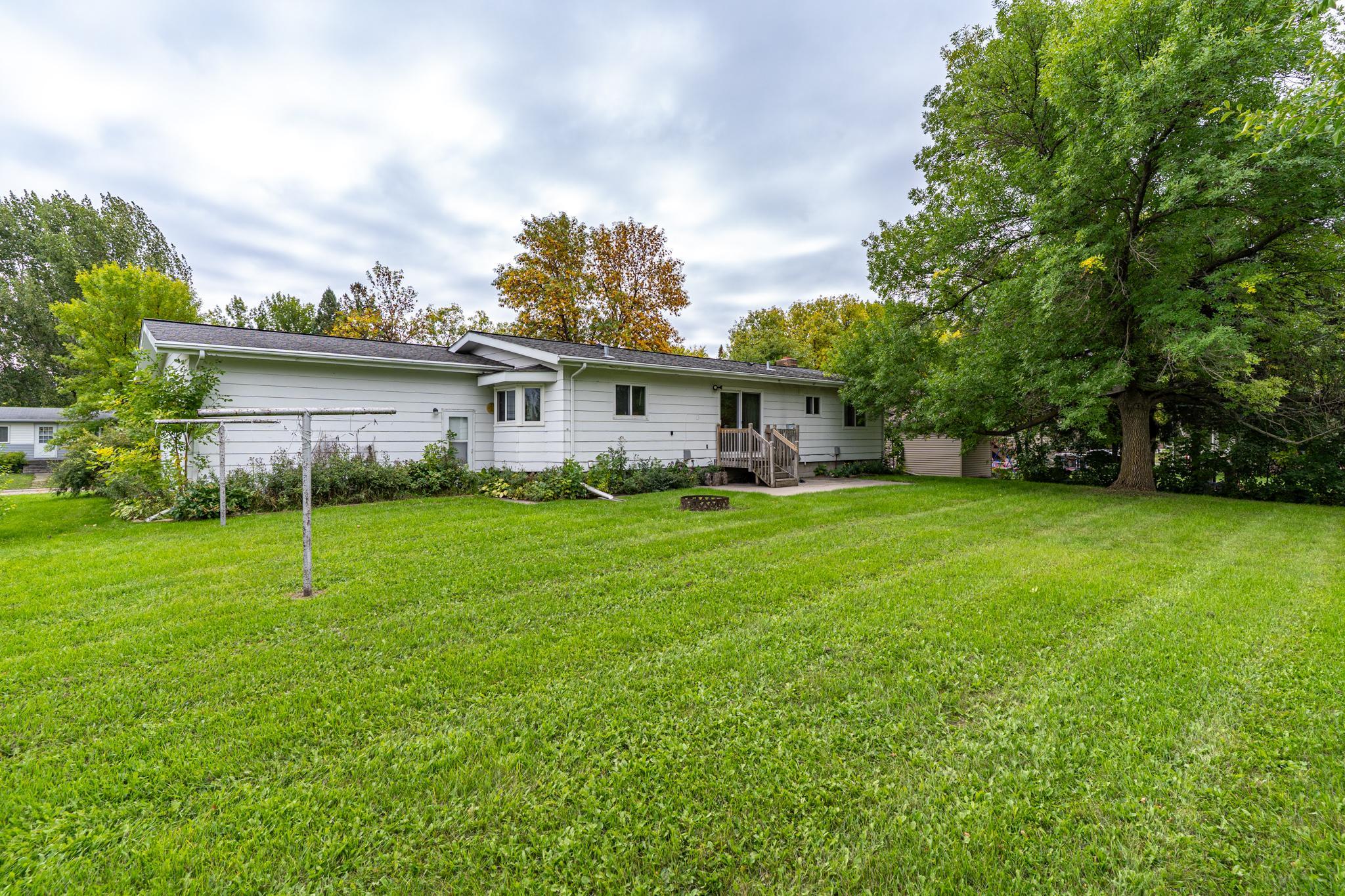 1976 single family home for sale at 1313 Albert Street in Crookston, MN — 3 bed, 3 bath (photo 27 of 29)