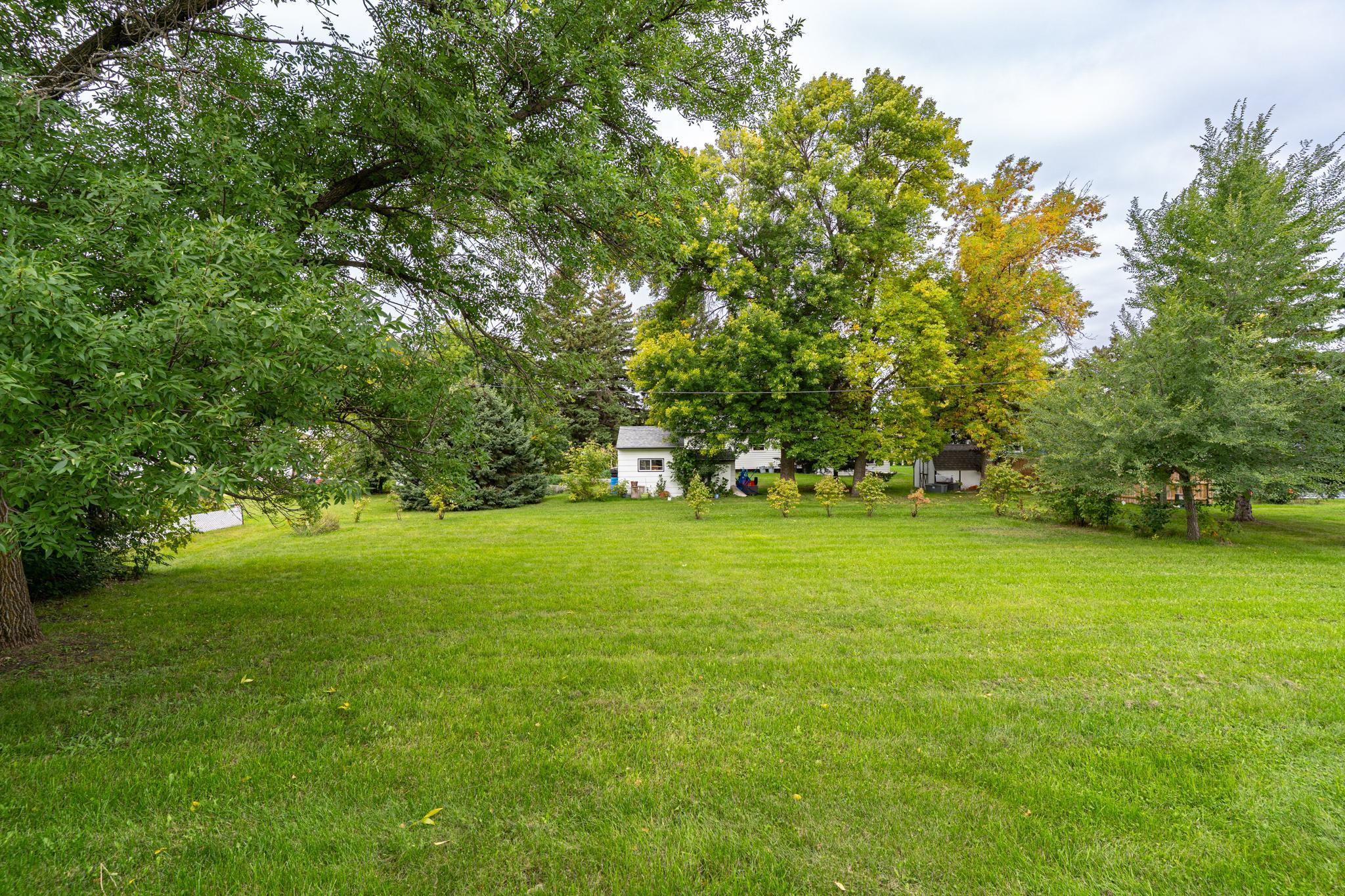 1976 single family home for sale at 1313 Albert Street in Crookston, MN — 3 bed, 3 bath (photo 28 of 29)