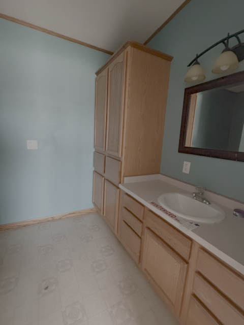 2004 single family home for sale at 22243 State Highway 11 in Greenbush, MN — 4 bed, 2 bath (photo 7 of 14)