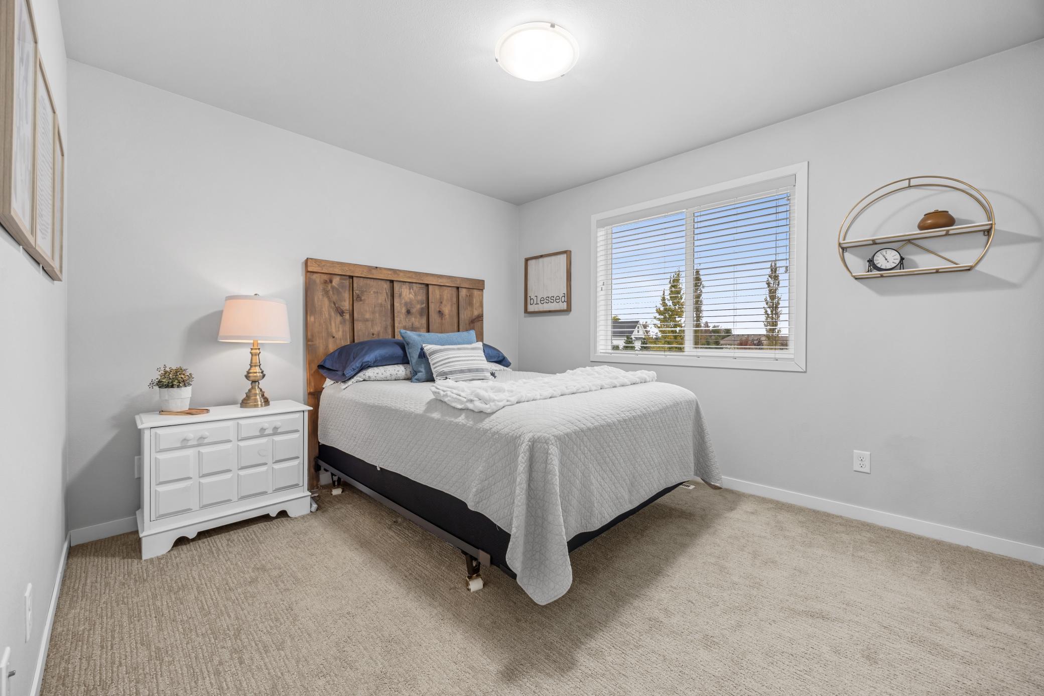 2017 single family home for sale at 6054 Autumn Drive S in Fargo, ND — 3 bed, 3 bath (photo 19 of 34)