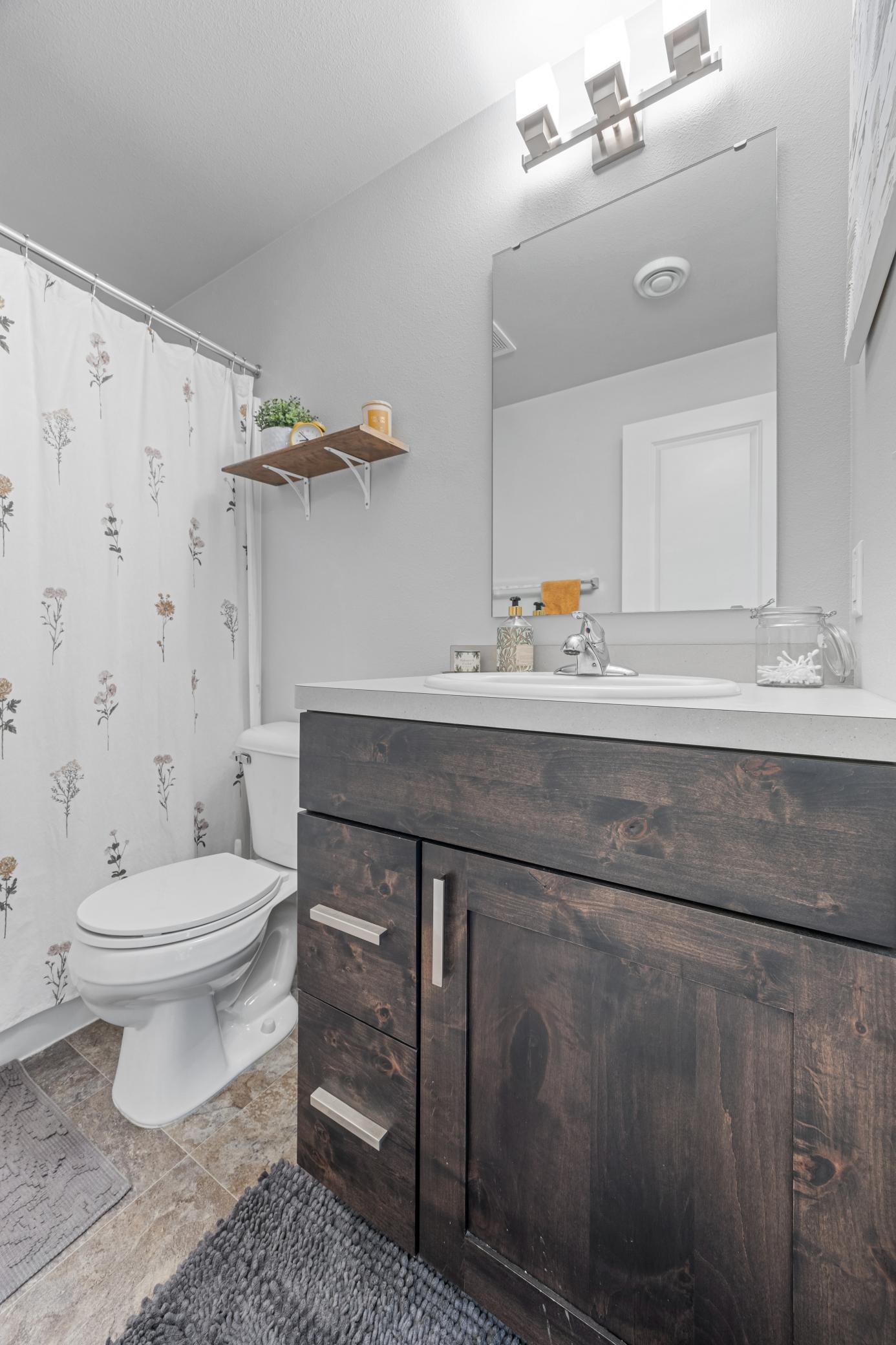 2017 single family home for sale at 6054 Autumn Drive S in Fargo, ND — 3 bed, 3 bath (photo 32 of 34)