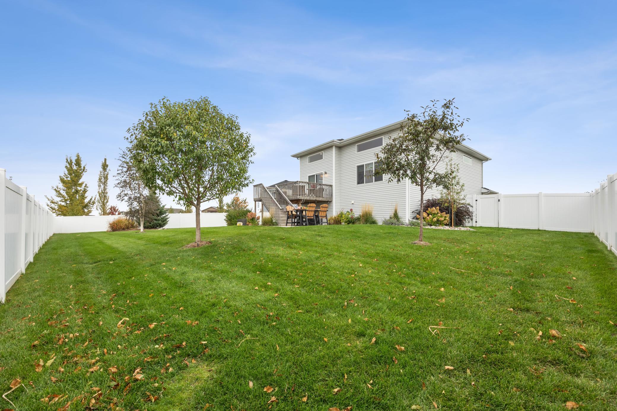 2017 single family home for sale at 6054 Autumn Drive S in Fargo, ND — 3 bed, 3 bath (photo 5 of 34)