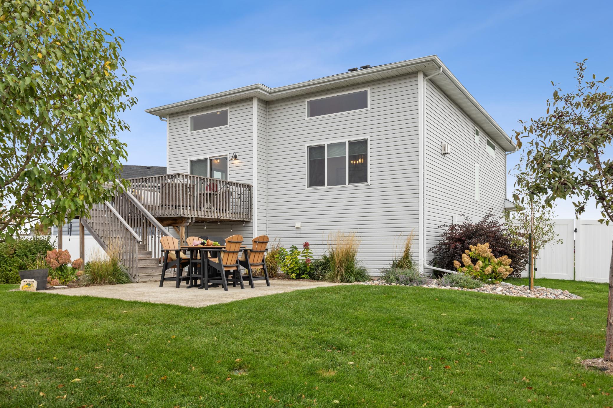 2017 single family home for sale at 6054 Autumn Drive S in Fargo, ND — 3 bed, 3 bath (photo 7 of 34)