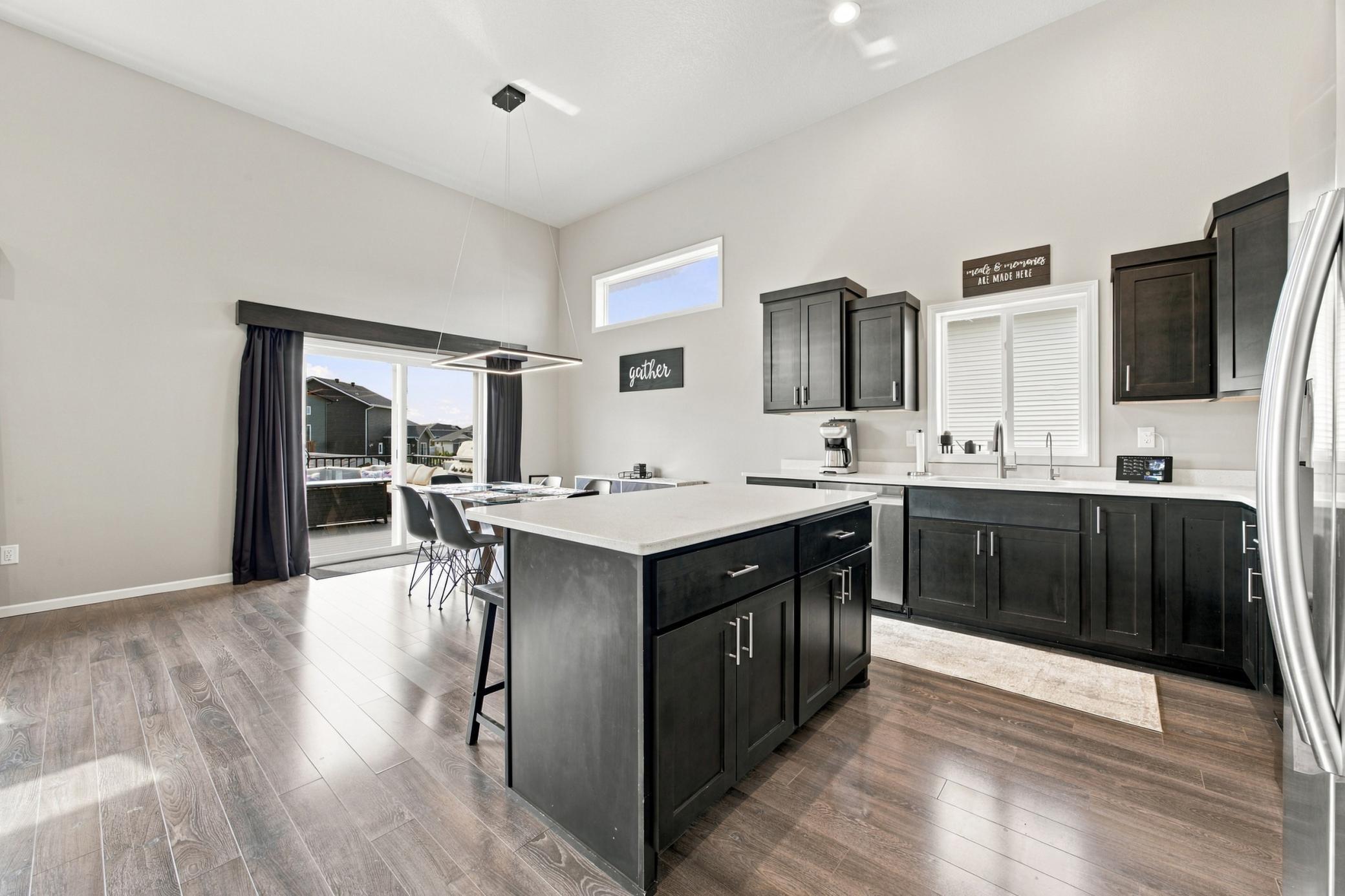 2017 single family home for sale at 781 Albert Drive W in West Fargo, ND — 3 bed, 3 bath (photo 12 of 57)
