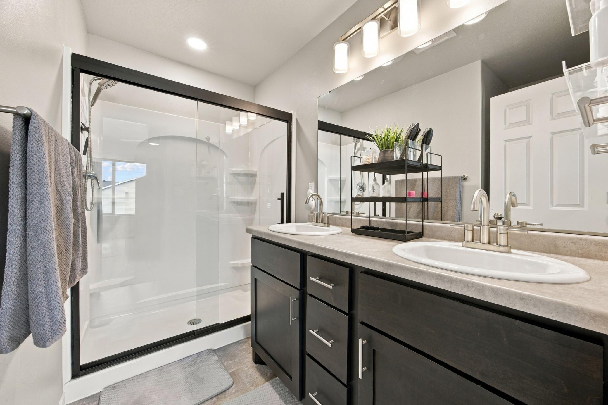 2017 single family home for sale at 781 Albert Drive W in West Fargo, ND — 3 bed, 3 bath (photo 19 of 57)