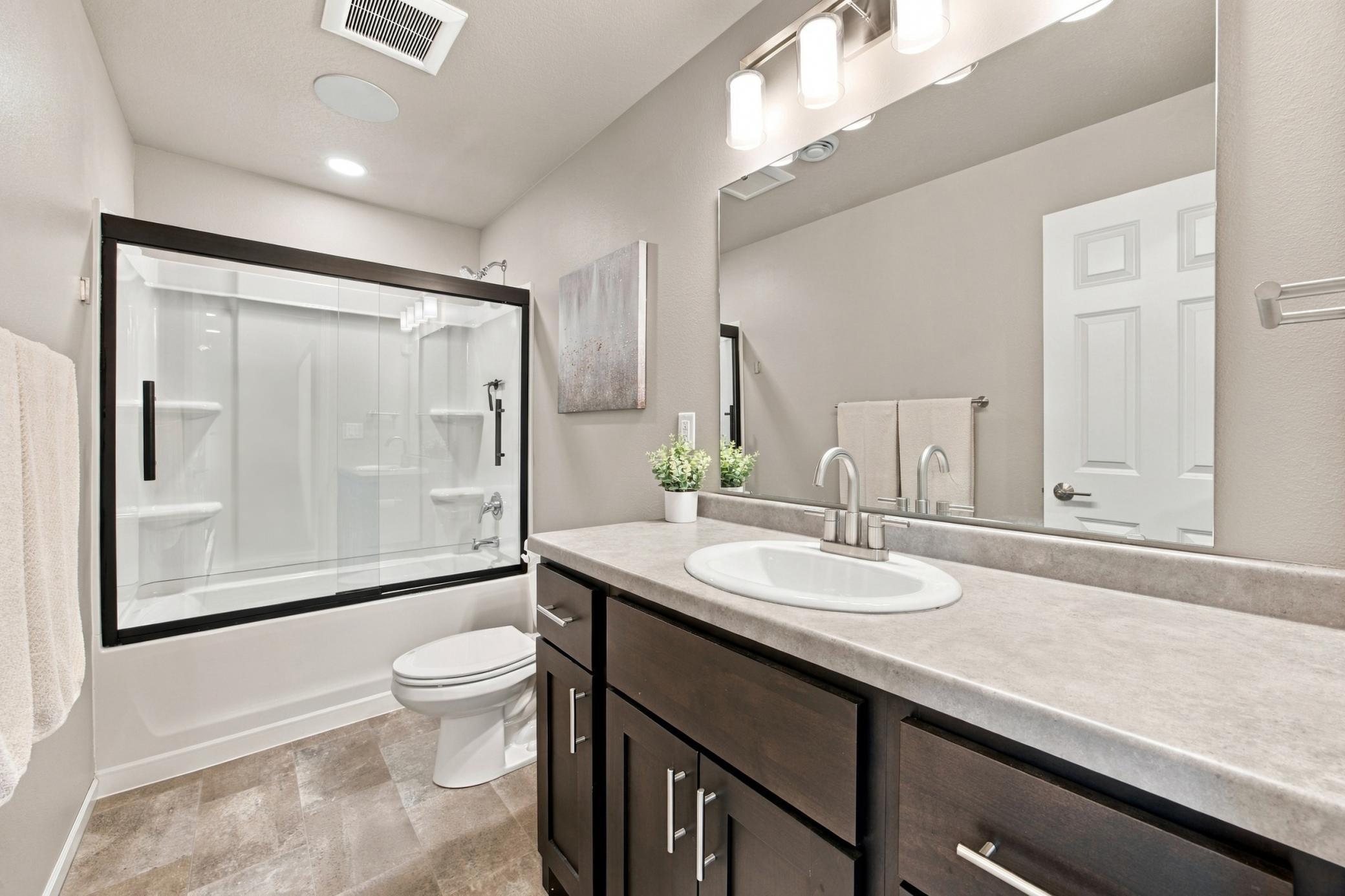 2017 single family home for sale at 781 Albert Drive W in West Fargo, ND — 3 bed, 3 bath (photo 32 of 57)