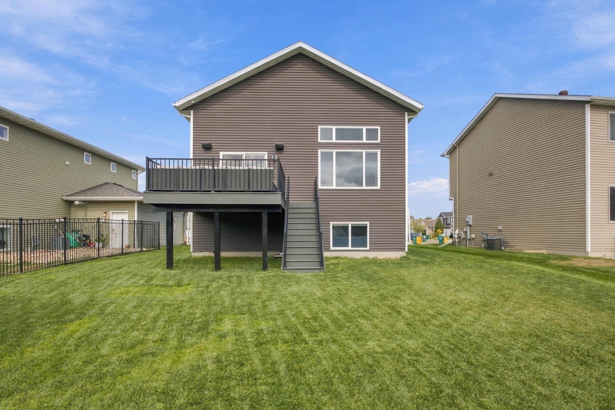2017 single family home for sale at 781 Albert Drive W in West Fargo, ND — 3 bed, 3 bath (photo 36 of 57)
