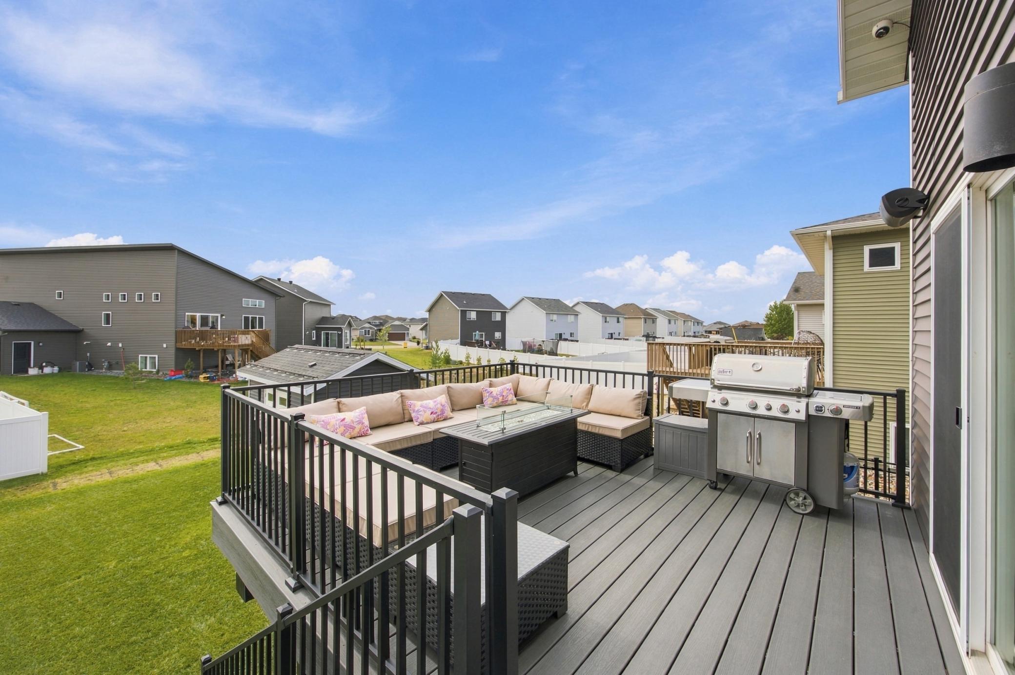 2017 single family home for sale at 781 Albert Drive W in West Fargo, ND — 3 bed, 3 bath (photo 37 of 57)