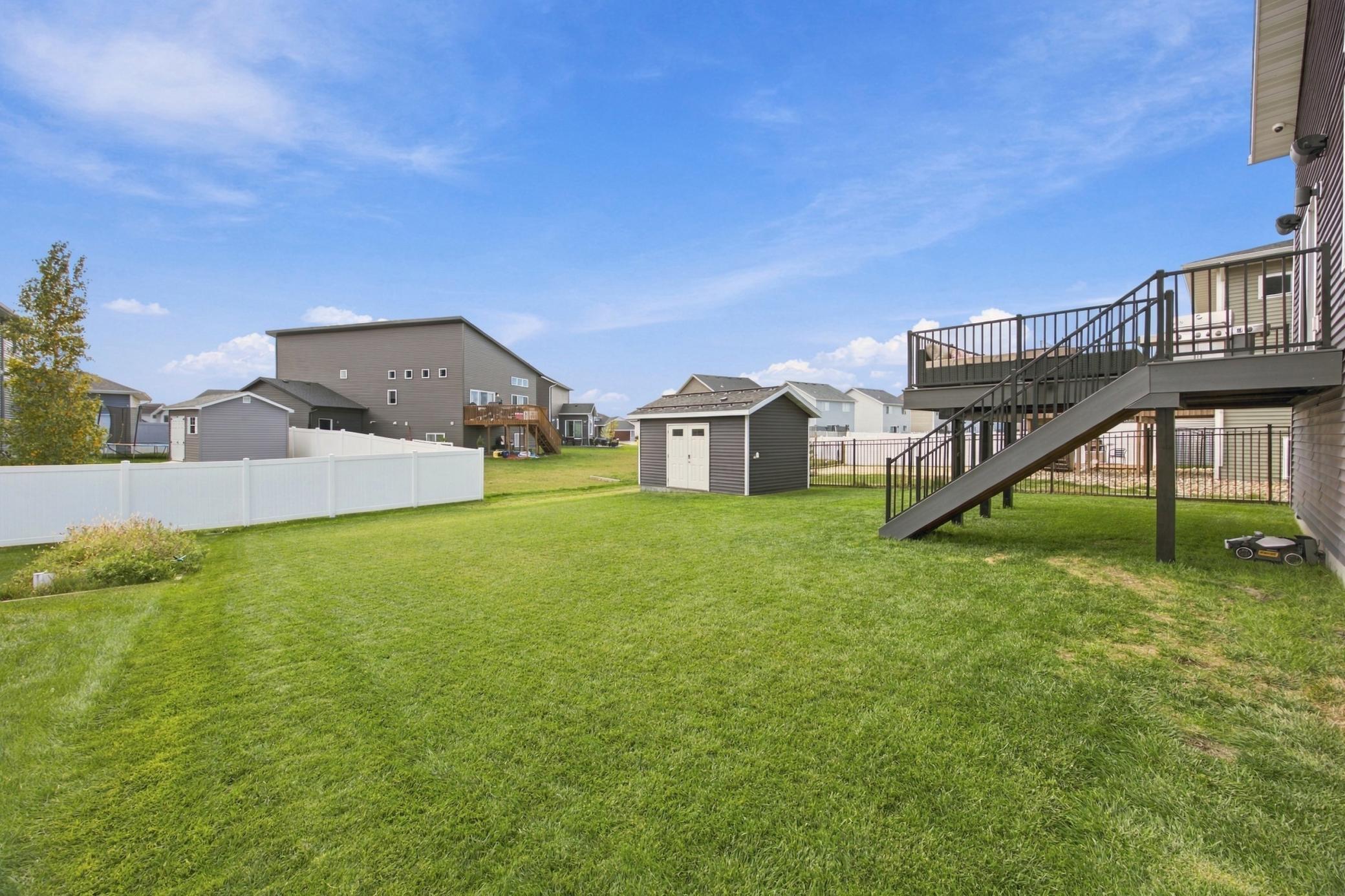 2017 single family home for sale at 781 Albert Drive W in West Fargo, ND — 3 bed, 3 bath (photo 38 of 57)