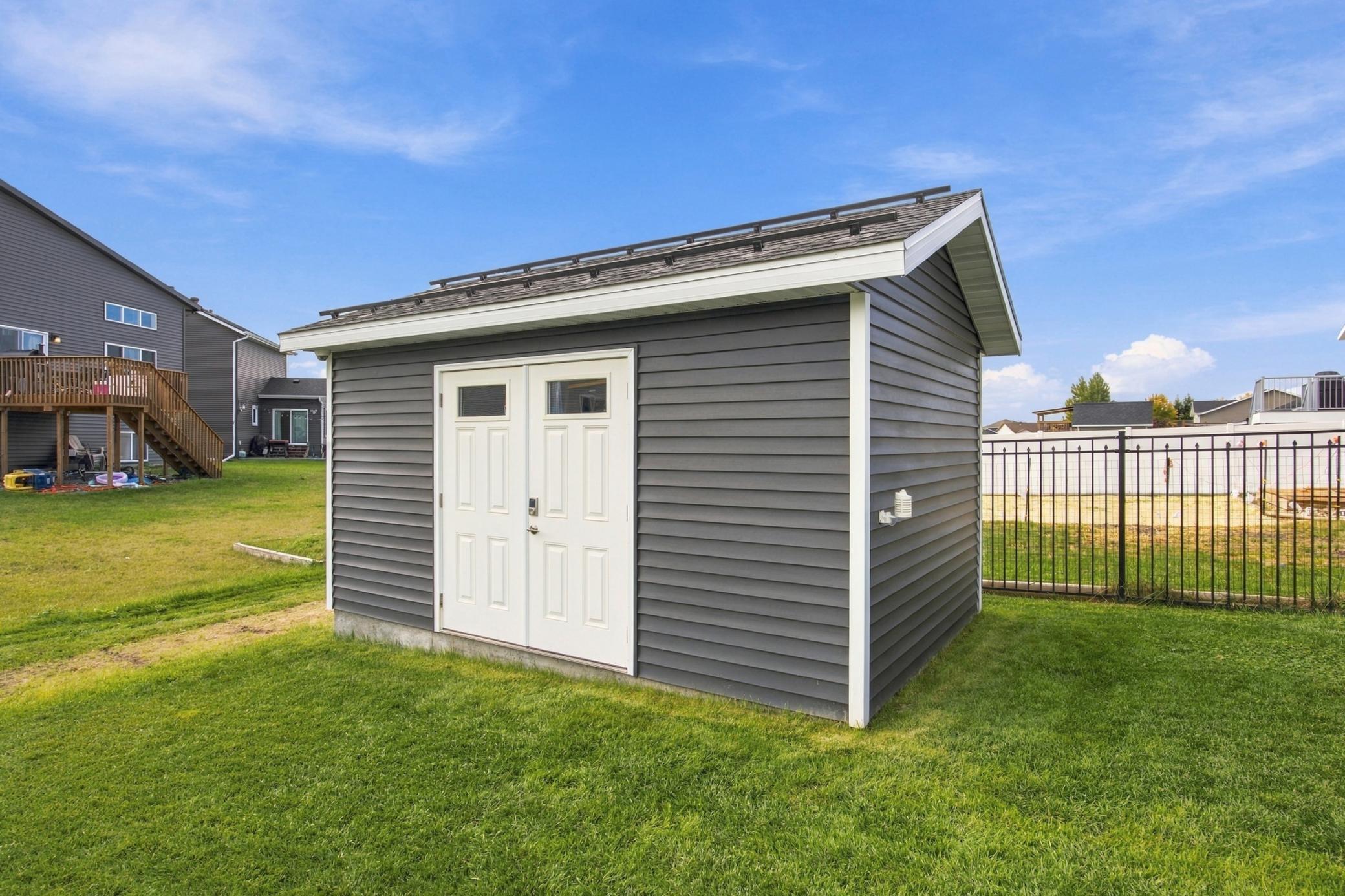 2017 single family home for sale at 781 Albert Drive W in West Fargo, ND — 3 bed, 3 bath (photo 42 of 57)