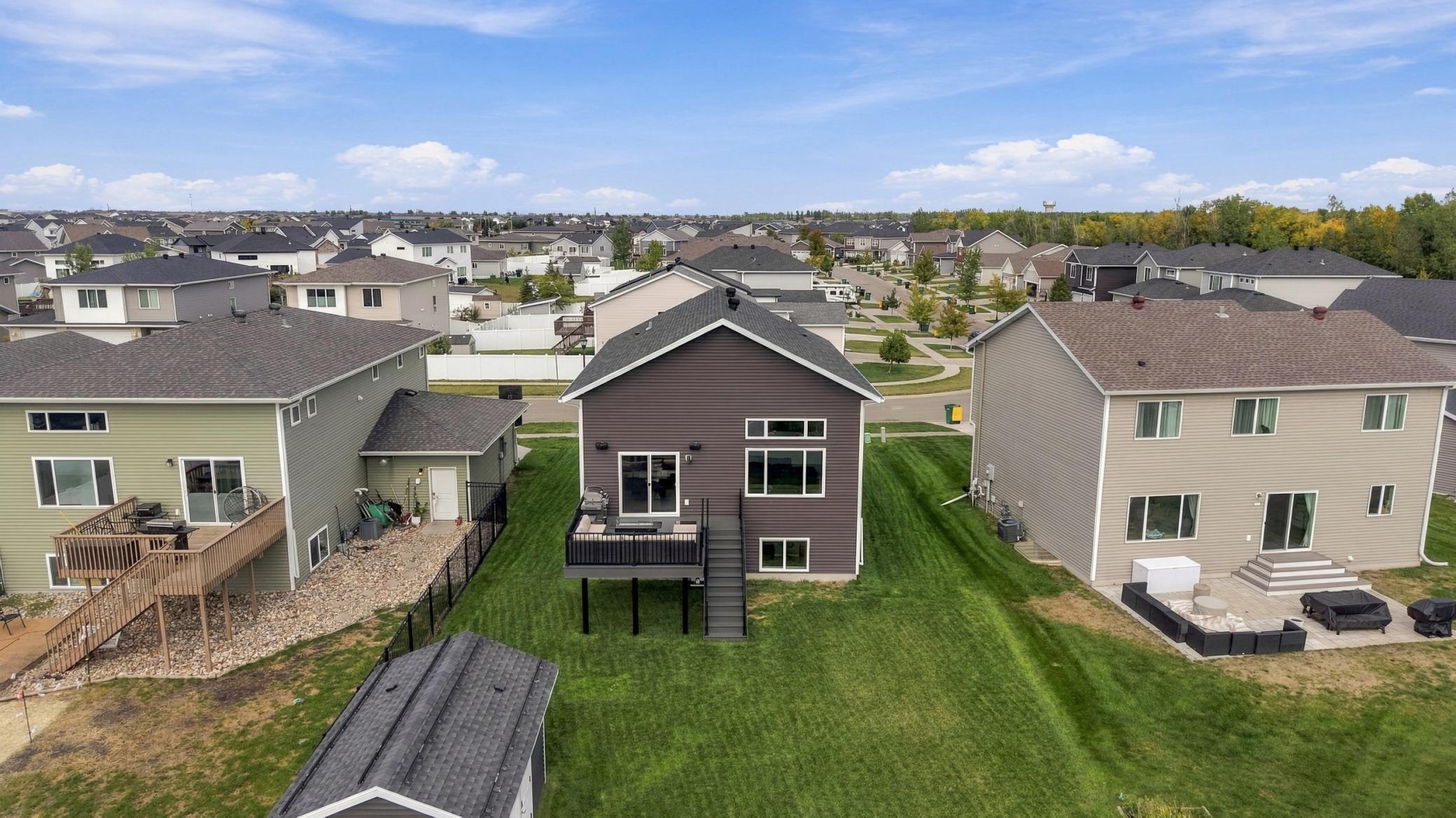 2017 single family home for sale at 781 Albert Drive W in West Fargo, ND — 3 bed, 3 bath (photo 48 of 57)