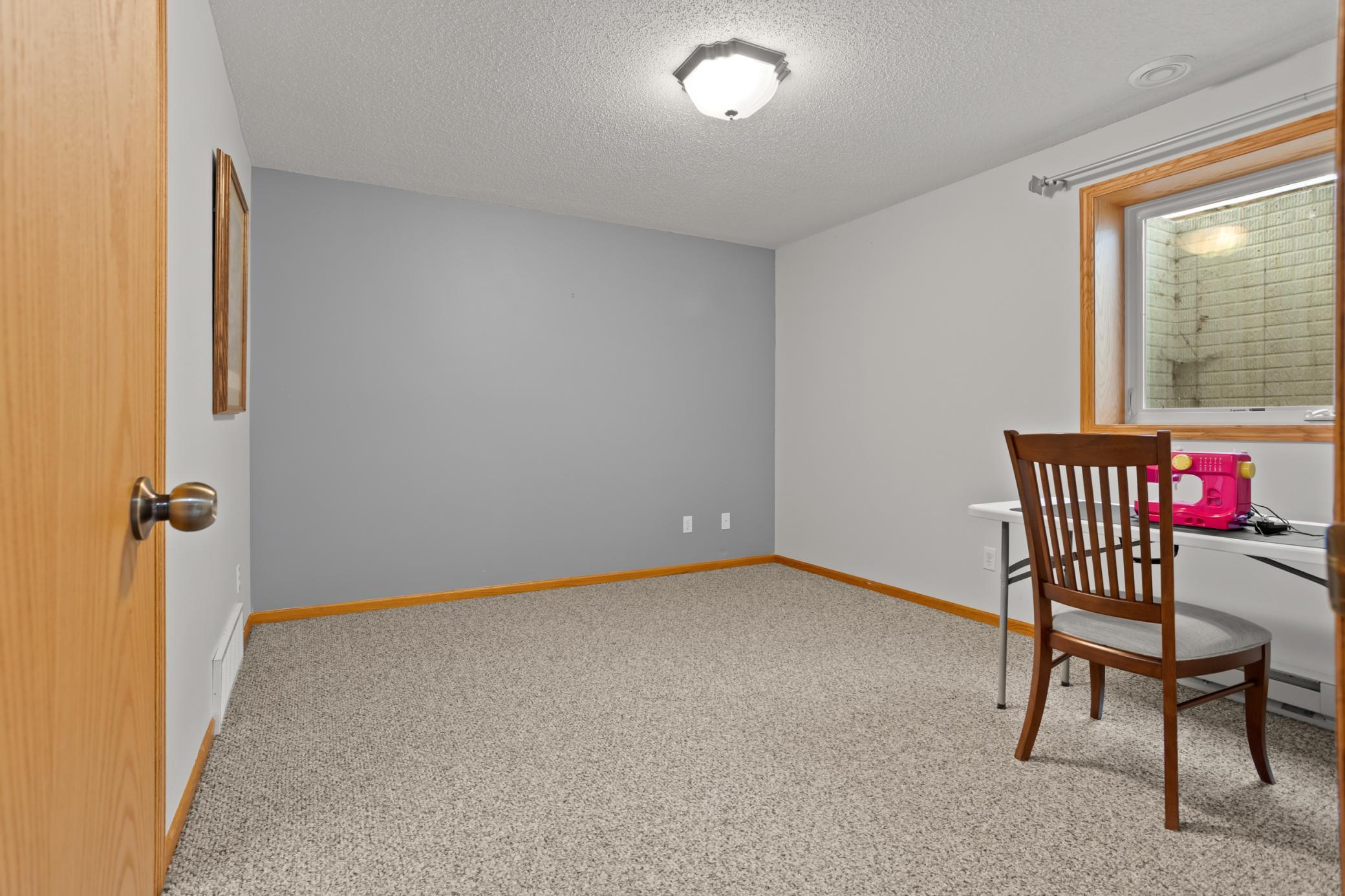 2002 single family home for sale at 4443 3rd Street S in Moorhead, MN — 5 bed, 3 bath (photo 28 of 46)