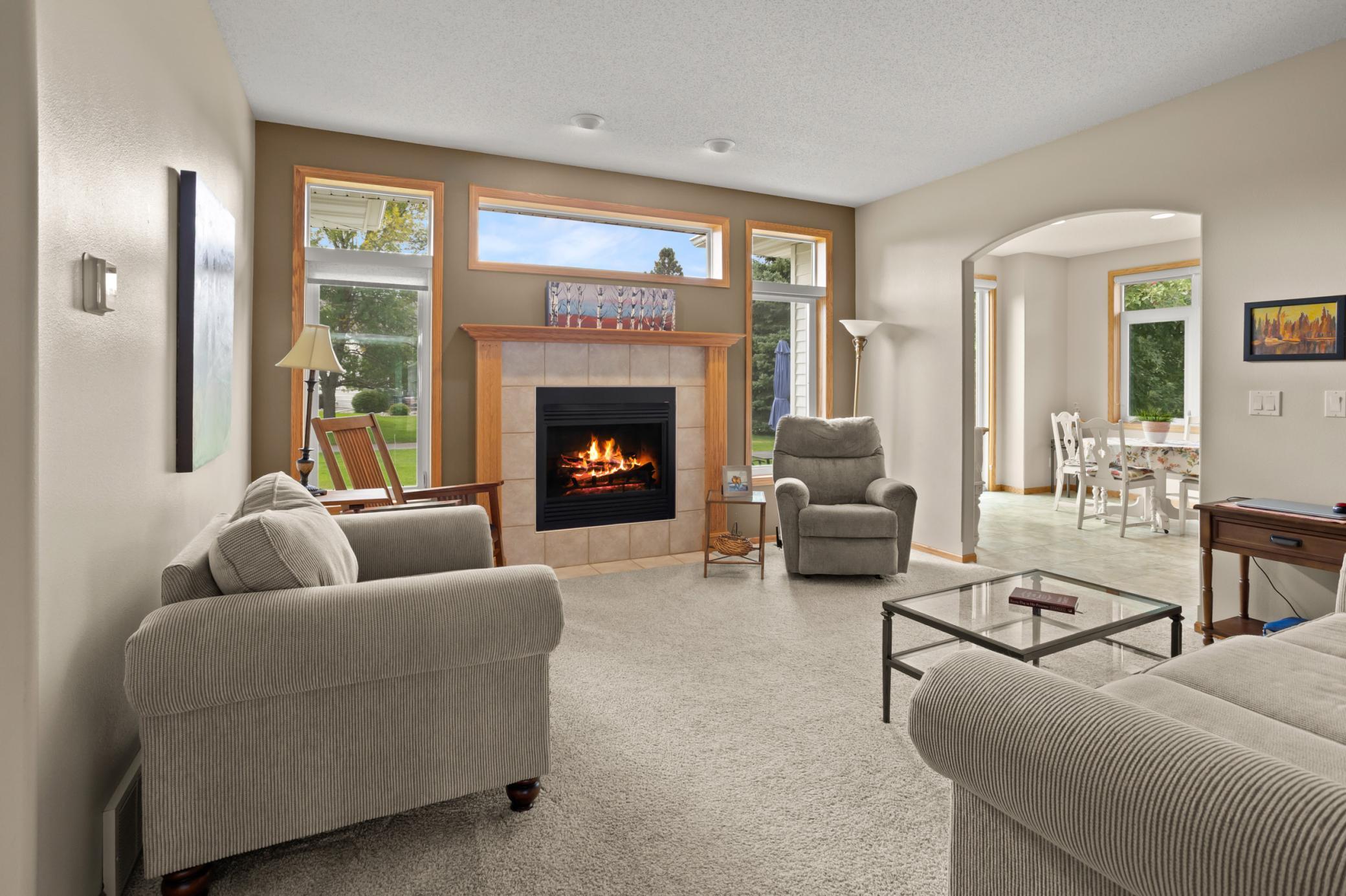 2002 single family home for sale at 4443 3rd Street S in Moorhead, MN — 5 bed, 3 bath (photo 4 of 46)