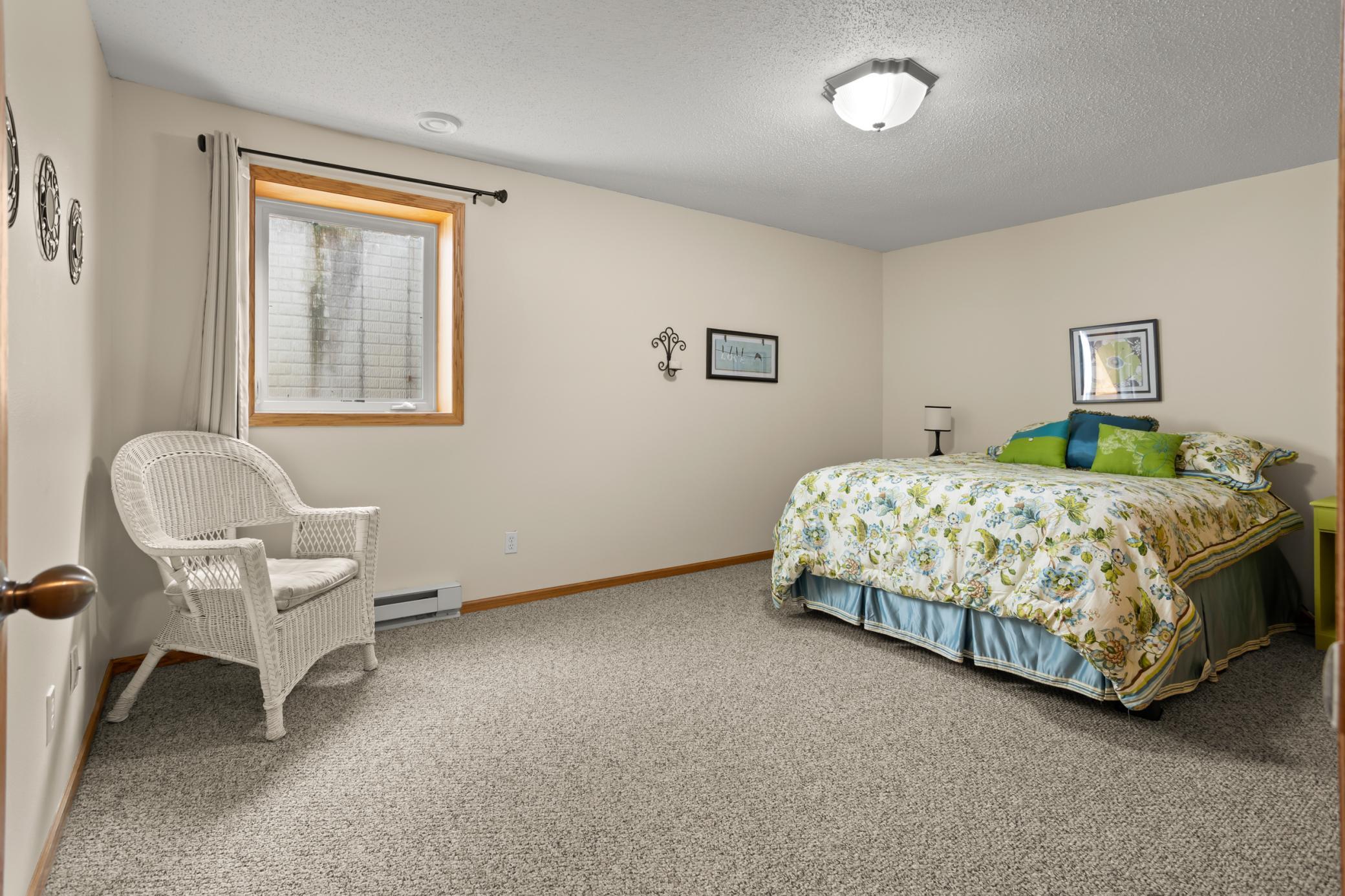 2002 single family home for sale at 4443 3rd Street S in Moorhead, MN — 5 bed, 3 bath (photo 33 of 46)