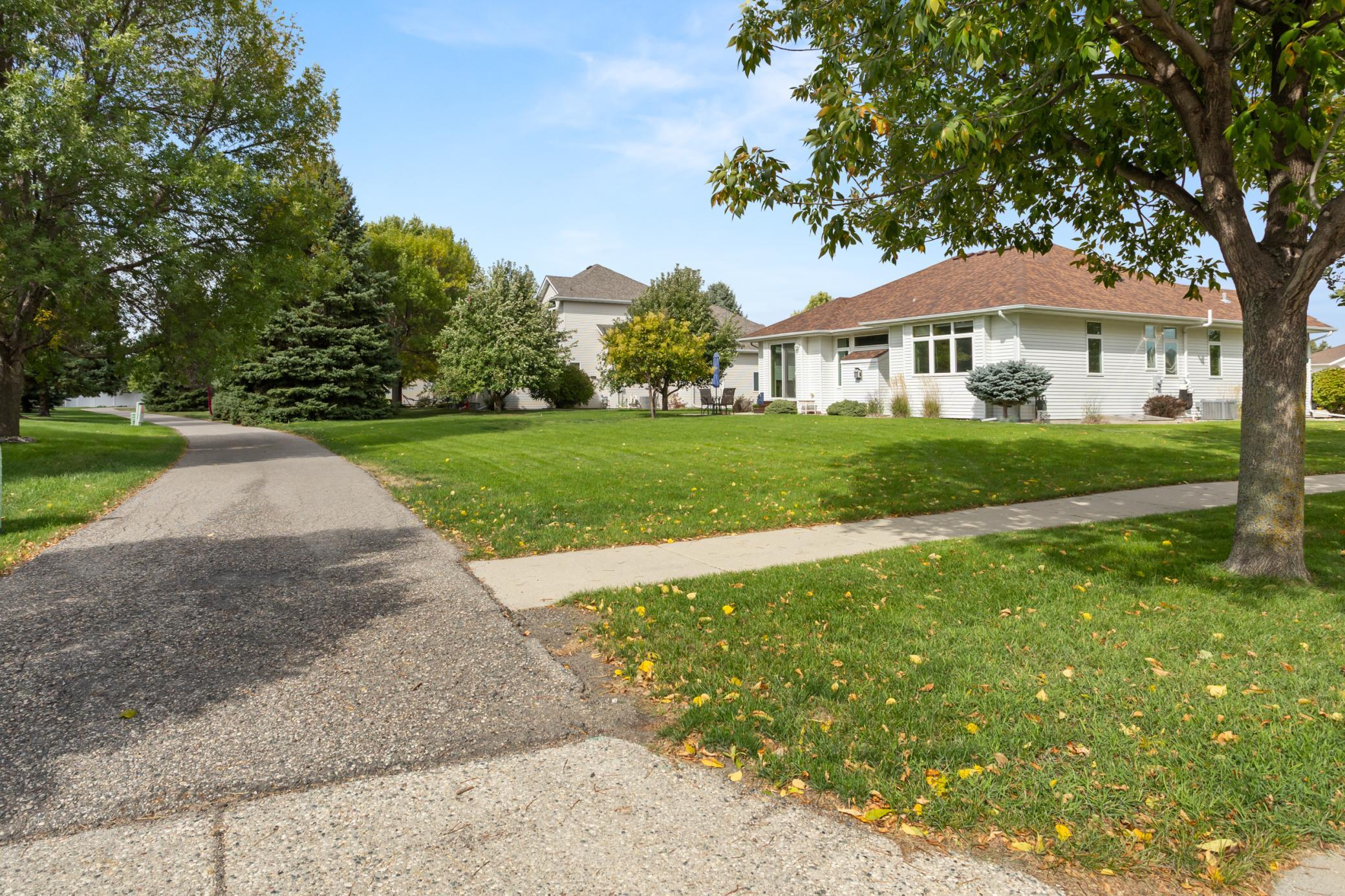 2002 single family home for sale at 4443 3rd Street S in Moorhead, MN — 5 bed, 3 bath (photo 42 of 46)