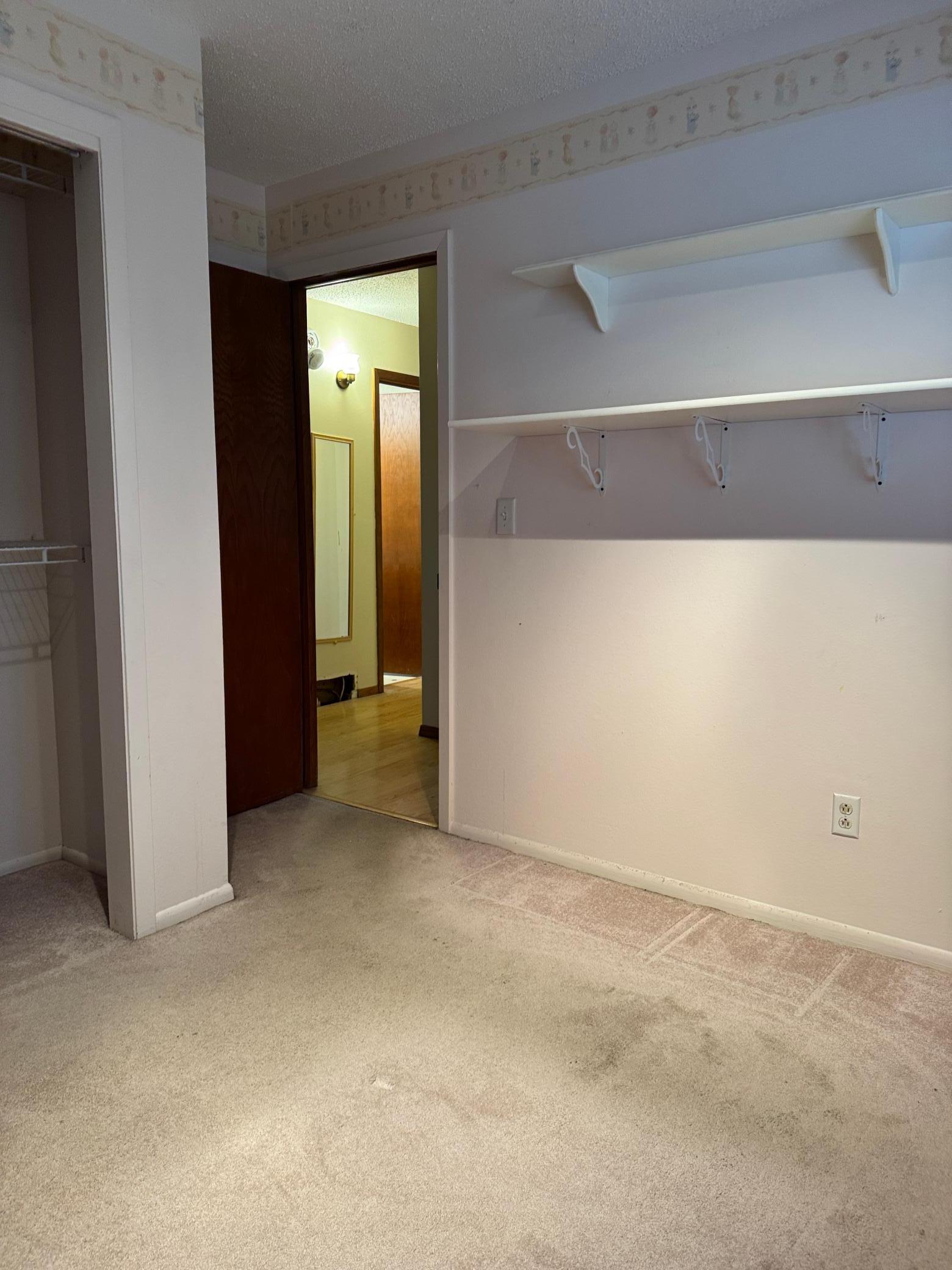 1975 single family home for sale at 806 31st Street N in Fargo, ND — 3 bed, 2 bath (photo 7 of 13)