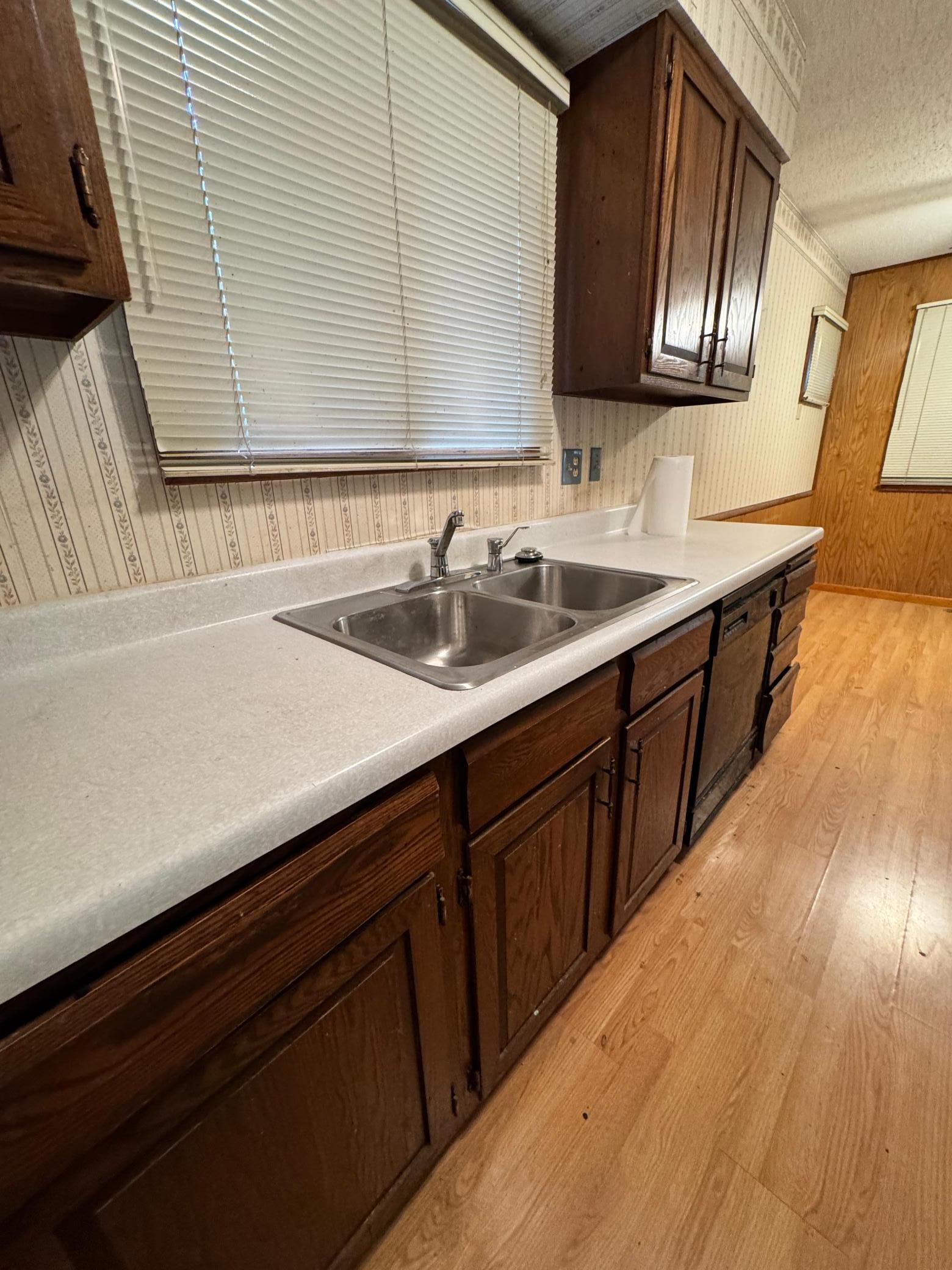 1975 single family home for sale at 806 31st Street N in Fargo, ND — 3 bed, 2 bath (photo 9 of 13)
