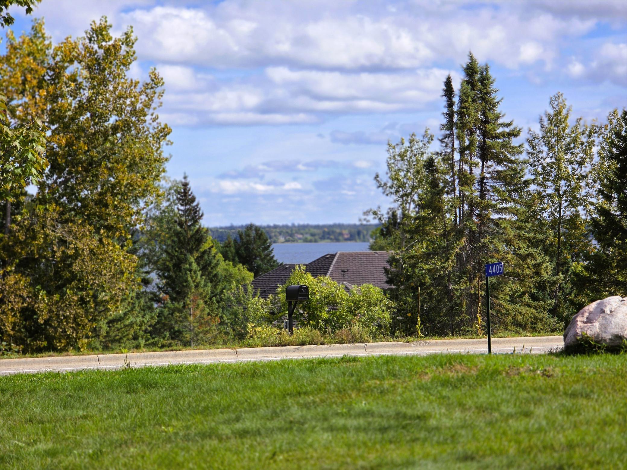 1961 single family home for sale at 4405 Birchmont Drive NE in Bemidji, MN — 5 bed, 2 bath (photo 18 of 73)