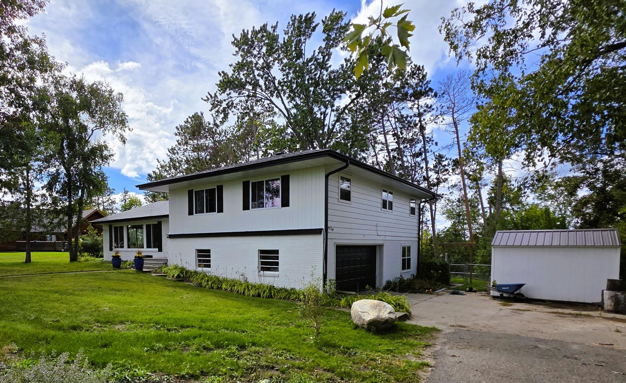 1961 single family home for sale at 4405 Birchmont Drive NE in Bemidji, MN — 5 bed, 2 bath (photo 5 of 73)