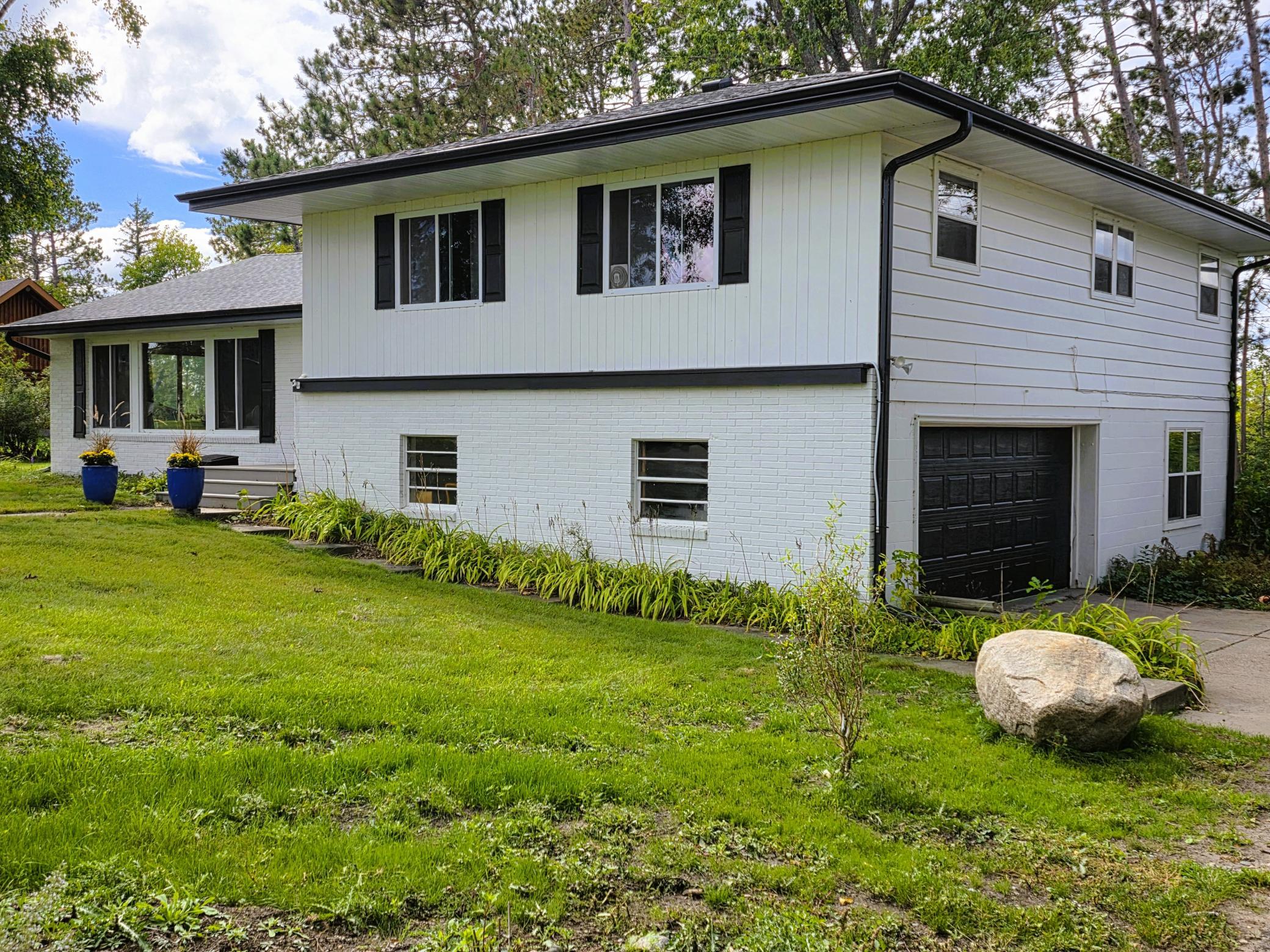 1961 single family home for sale at 4405 Birchmont Drive NE in Bemidji, MN — 5 bed, 2 bath (photo 6 of 73)