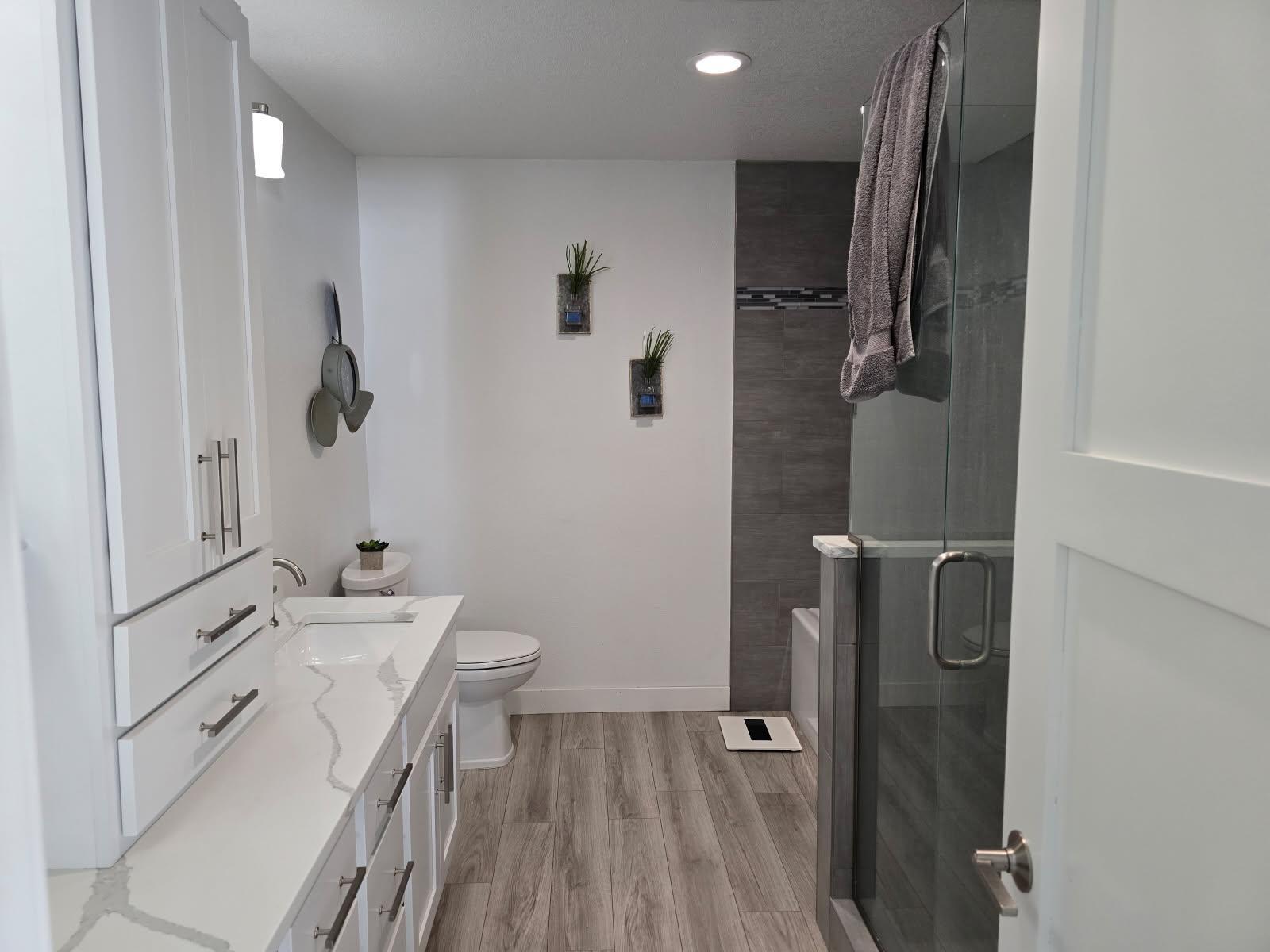 1956 single family home for sale at 742 Shorewood Drive in Detroit Lakes, MN — 2 bed, 2 bath (photo 13 of 27)
