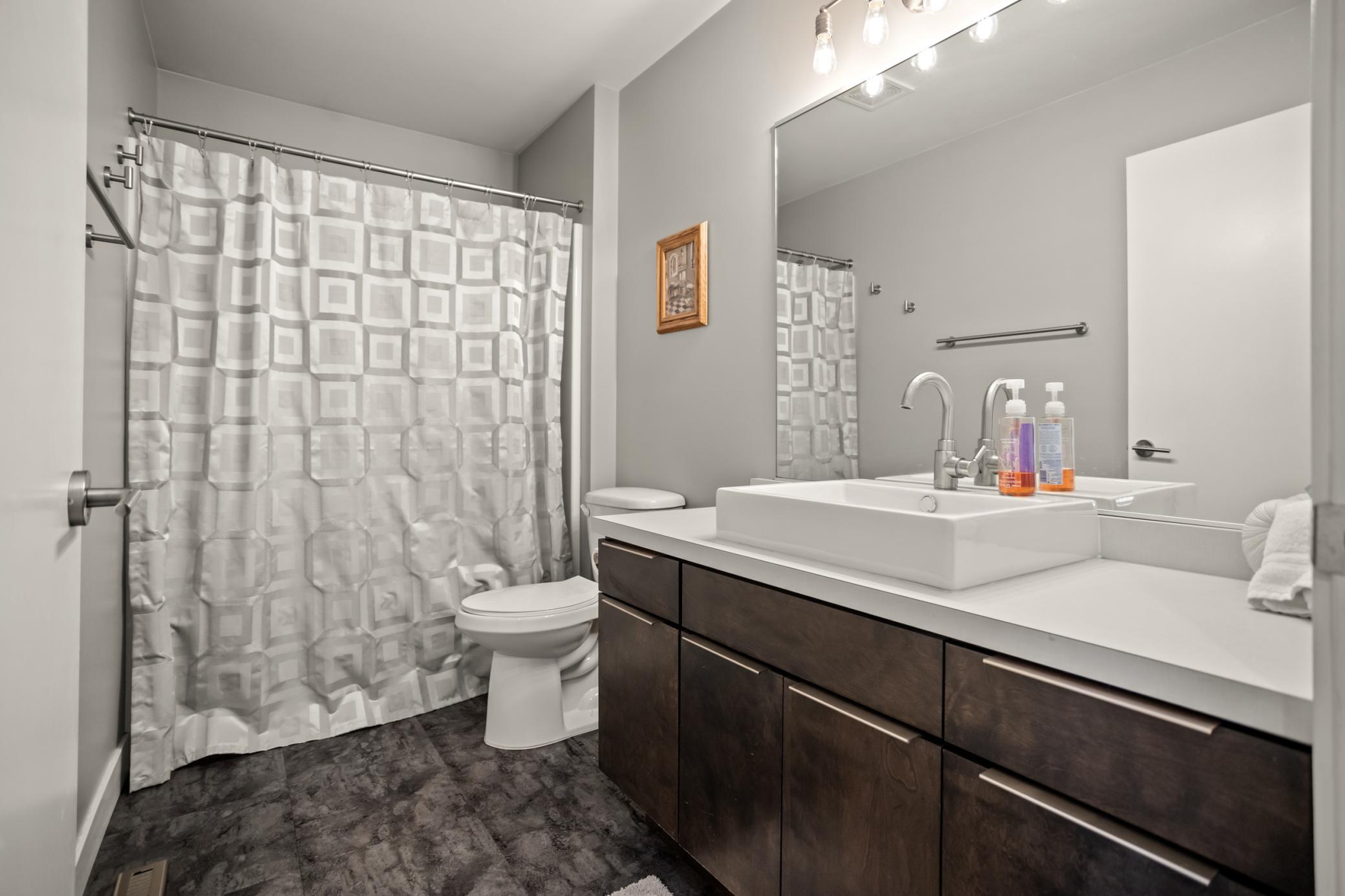 2013 single family home for sale at 772 35th Avenue E in West Fargo, ND — 5 bed, 3 bath (photo 21 of 44)