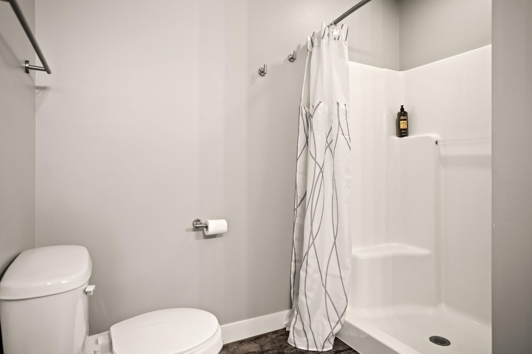 2013 single family home for sale at 772 35th Avenue E in West Fargo, ND — 5 bed, 3 bath (photo 24 of 44)