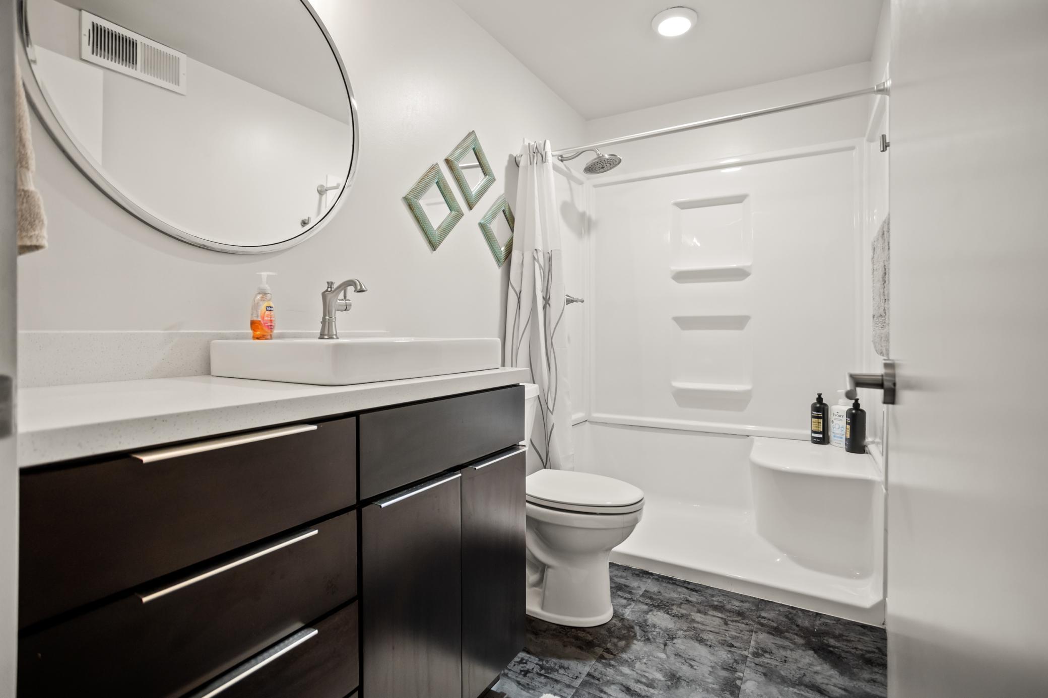 2013 single family home for sale at 772 35th Avenue E in West Fargo, ND — 5 bed, 3 bath (photo 34 of 44)