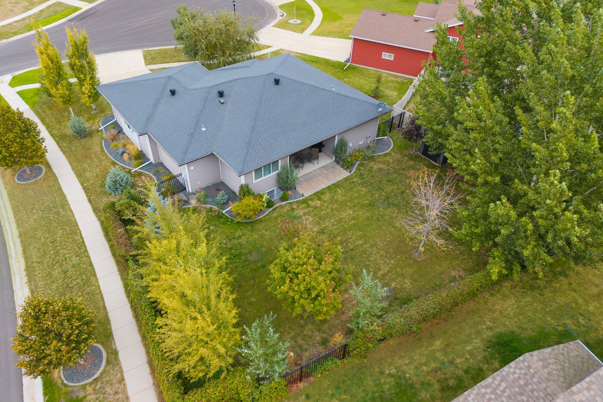 2013 single family home for sale at 772 35th Avenue E in West Fargo, ND — 5 bed, 3 bath (photo 5 of 44)