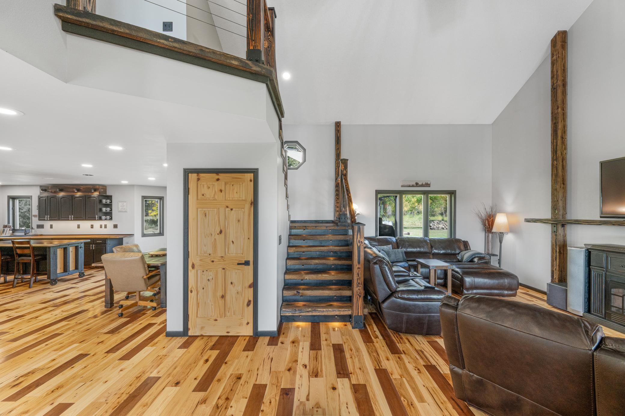 1994 single family home for sale at 635 20th Street NE in Thompson, ND — 3 bed, 3 bath (photo 11 of 61)