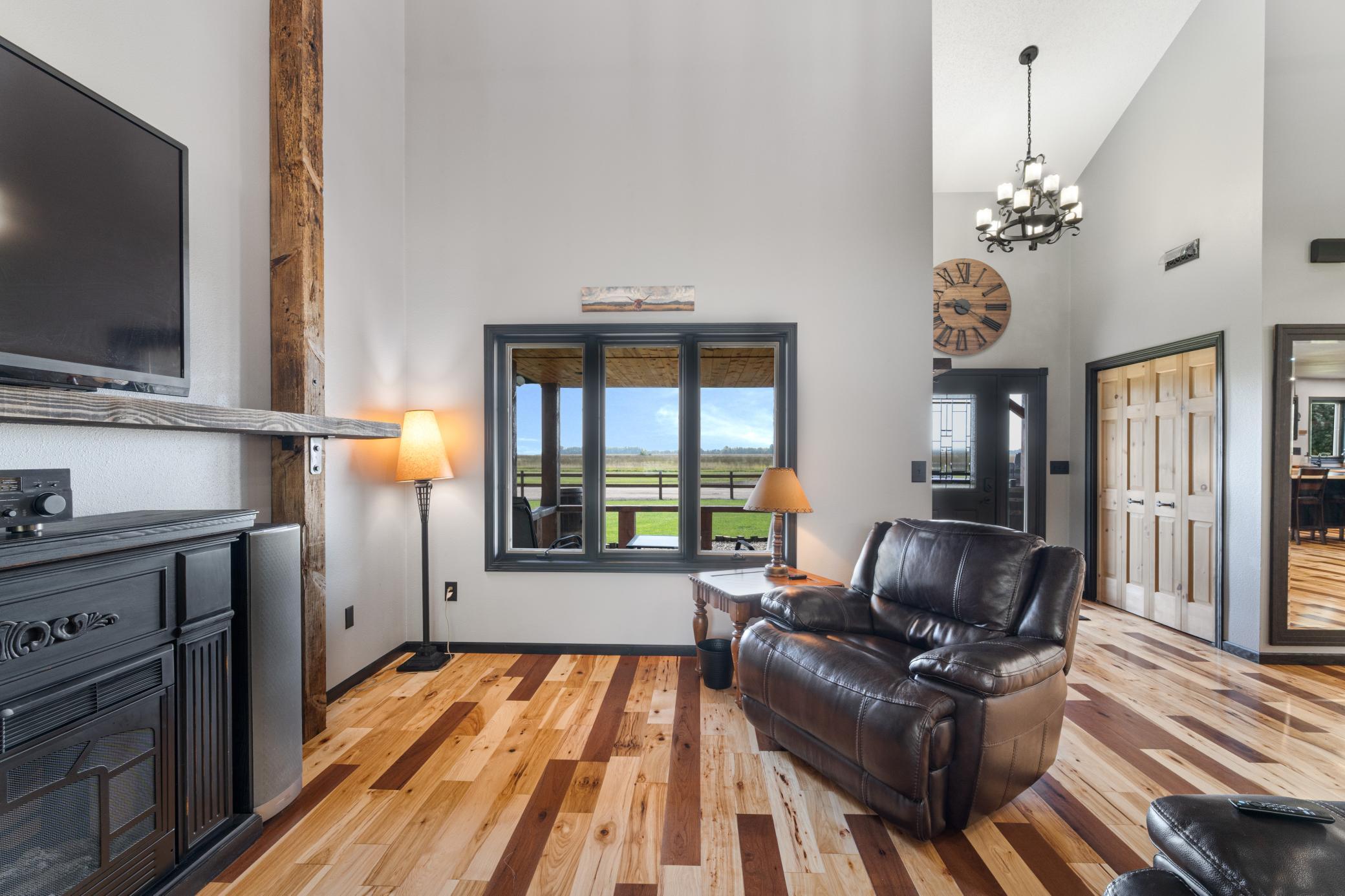 1994 single family home for sale at 635 20th Street NE in Thompson, ND — 3 bed, 3 bath (photo 14 of 61)